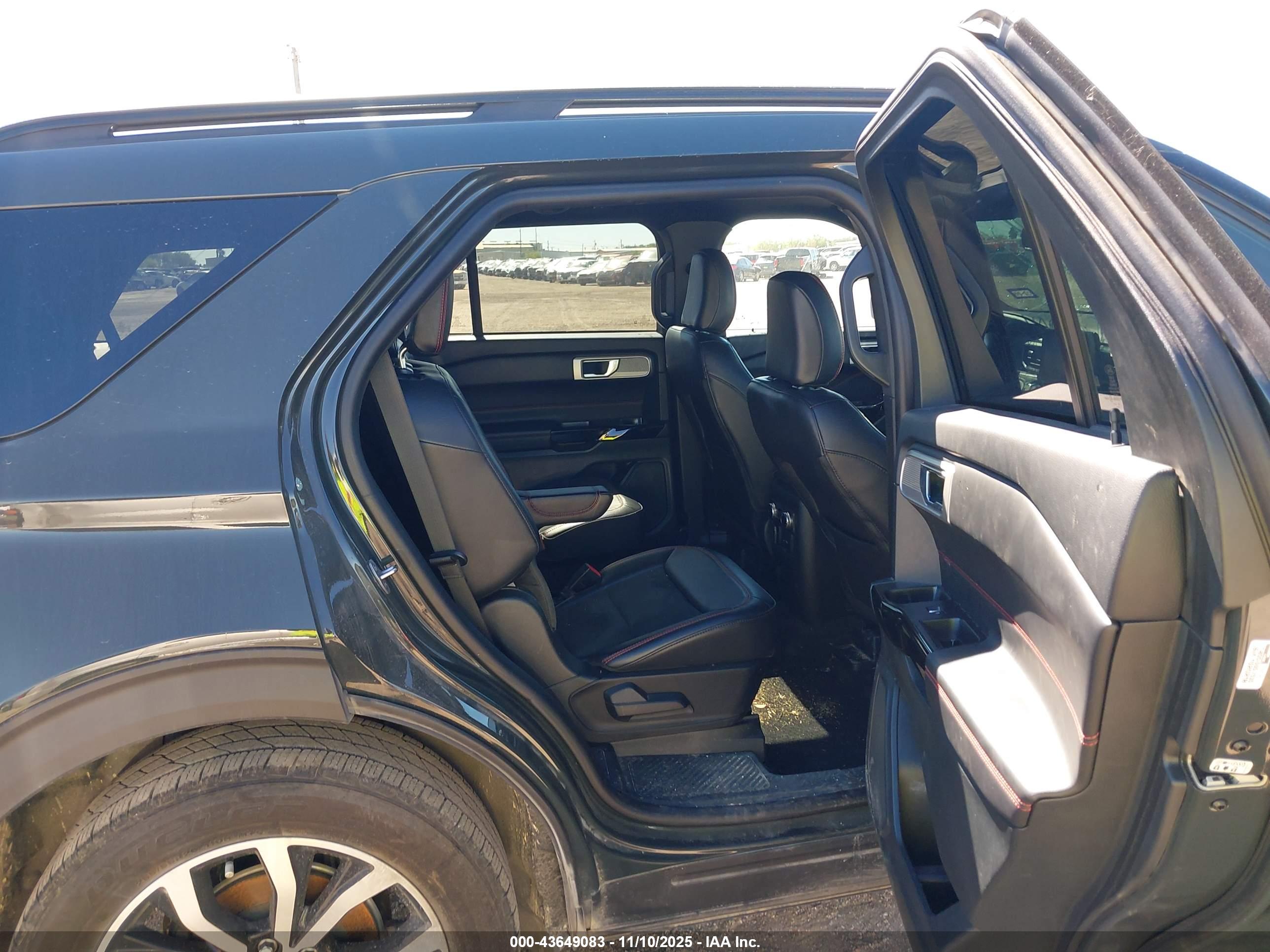 FORD EXPLORER image 8