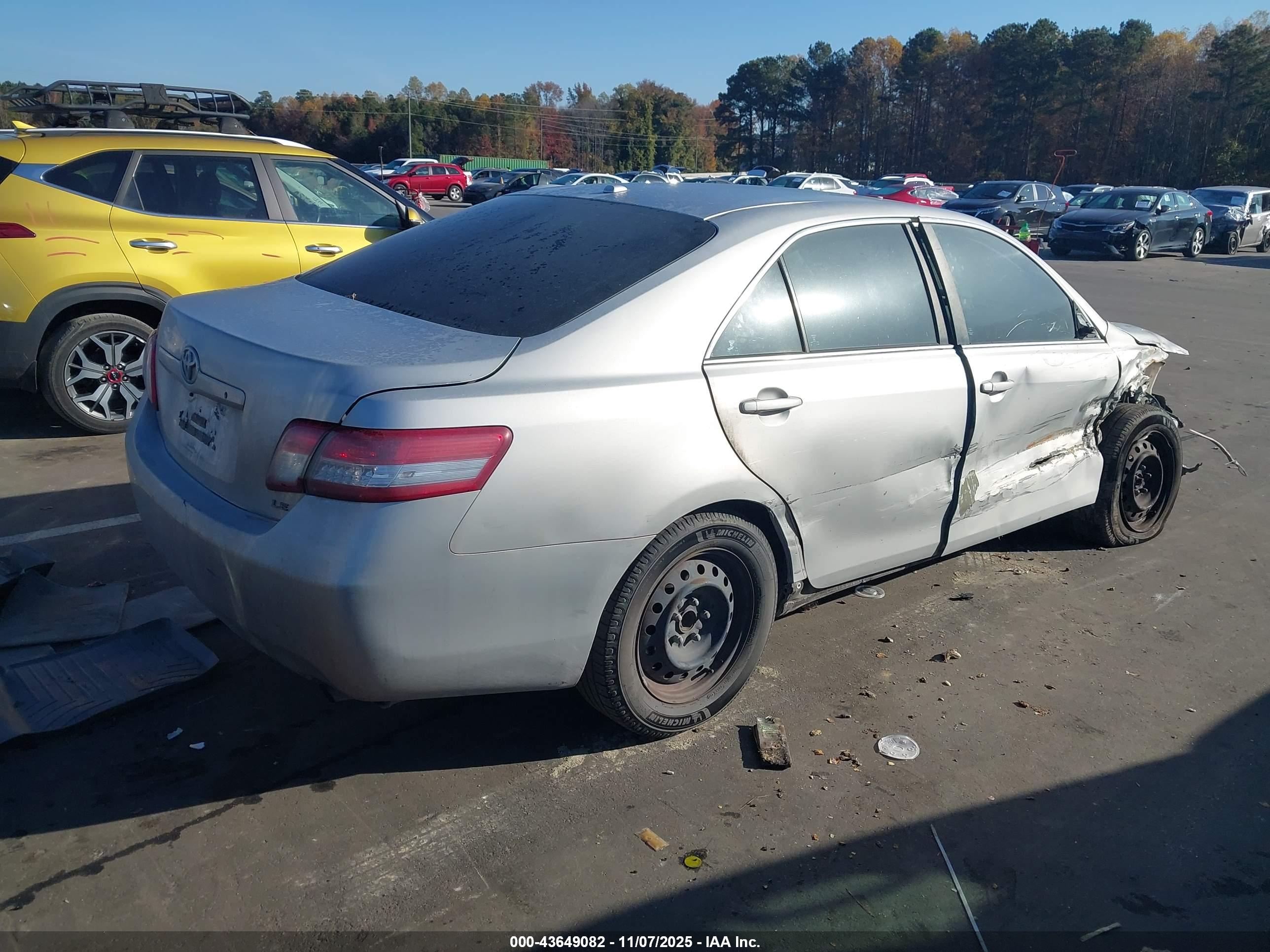 TOYOTA CAMRY image 4