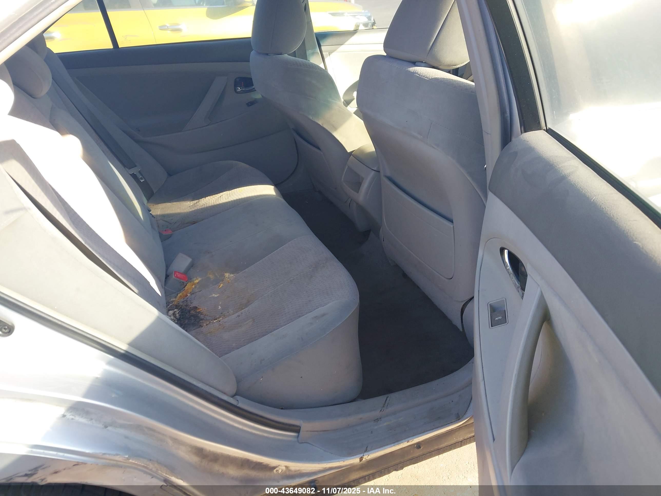 TOYOTA CAMRY image 8