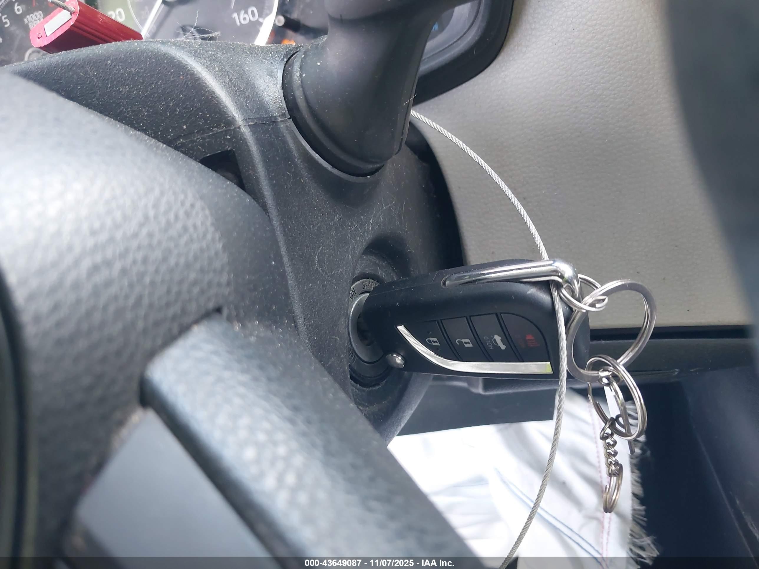 TOYOTA COROLLA image 11