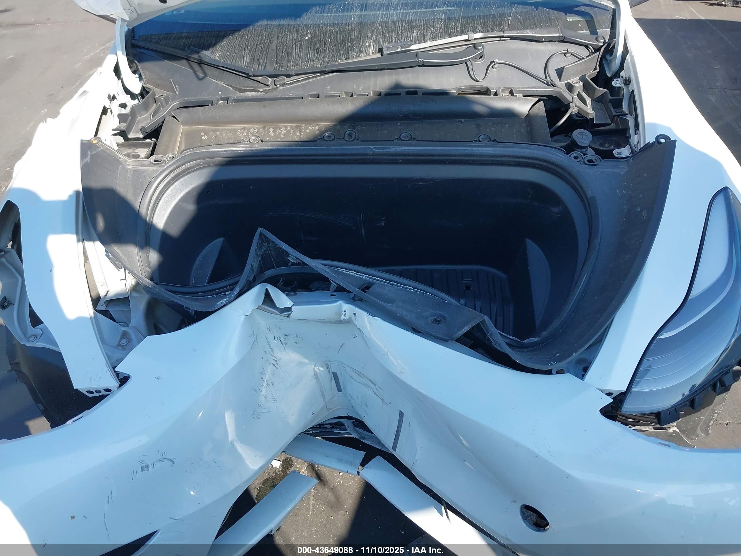 TESLA MODEL image 10