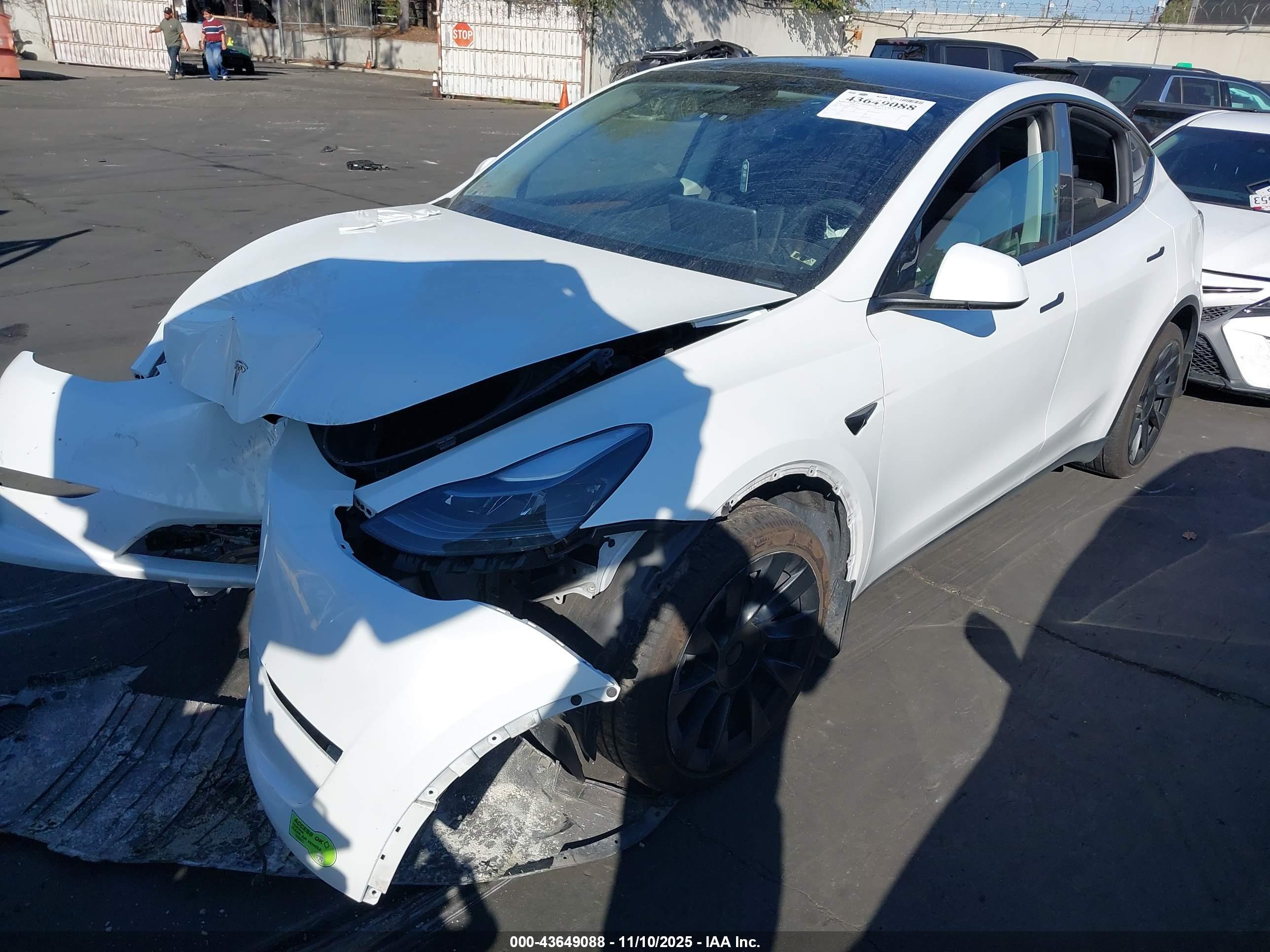 TESLA MODEL image 2