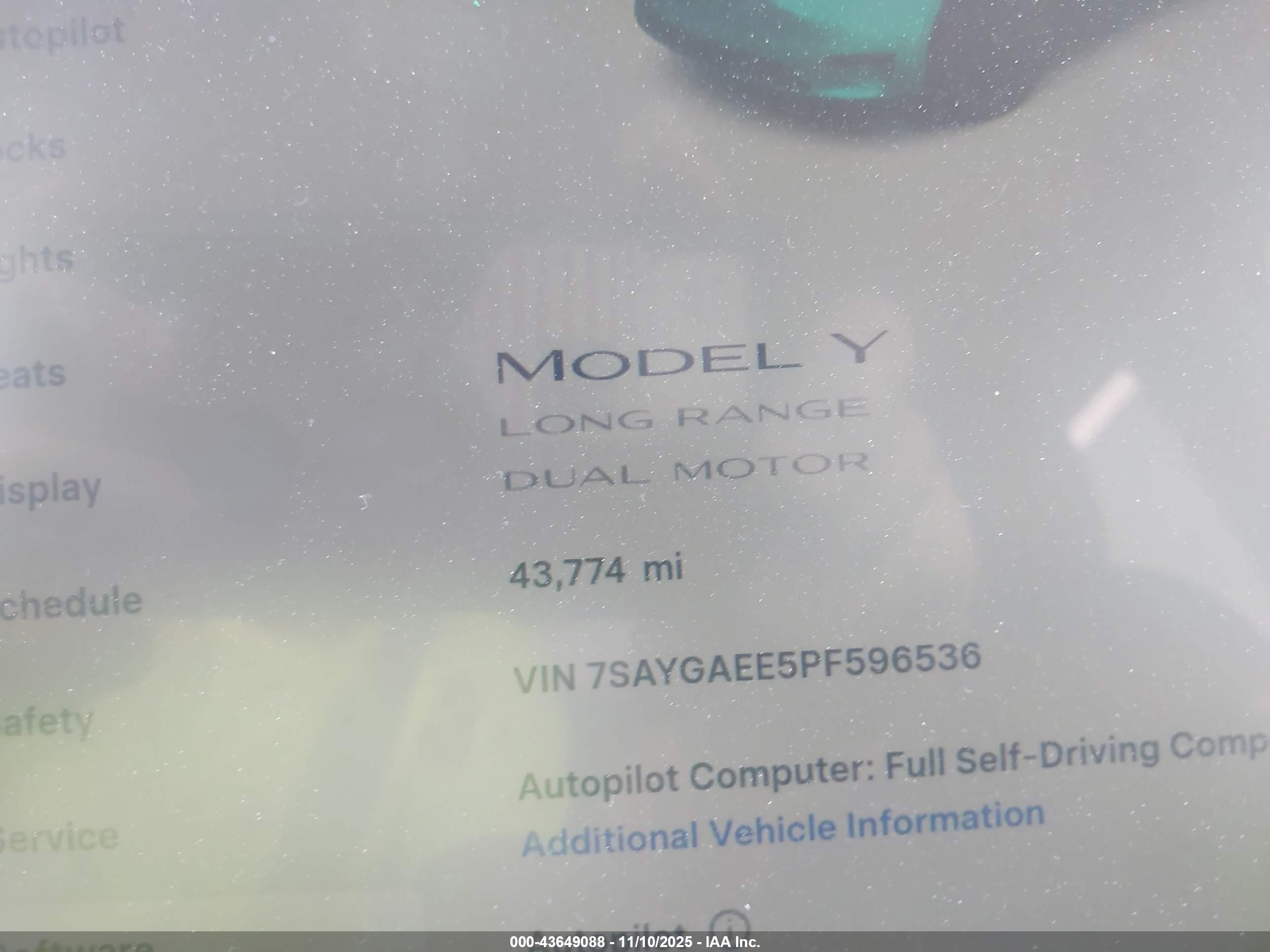TESLA MODEL image 7