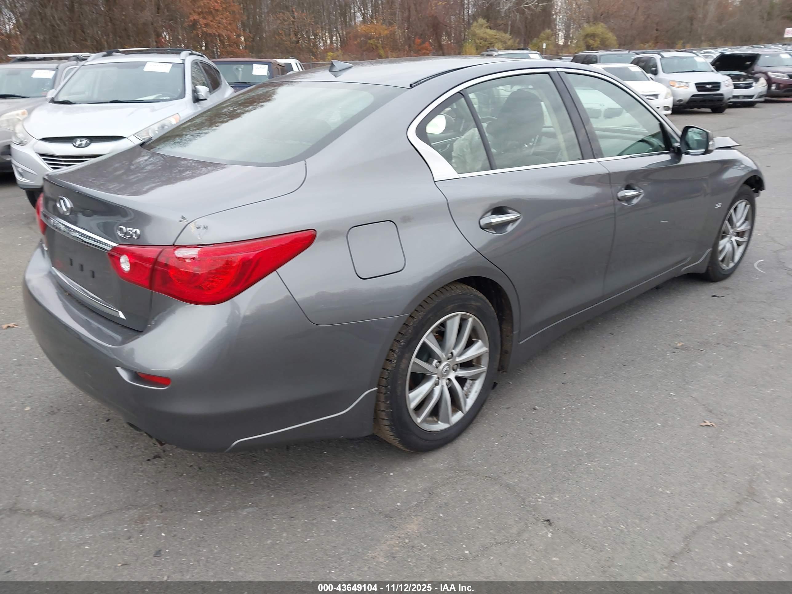 INFINITI Q50 image 4