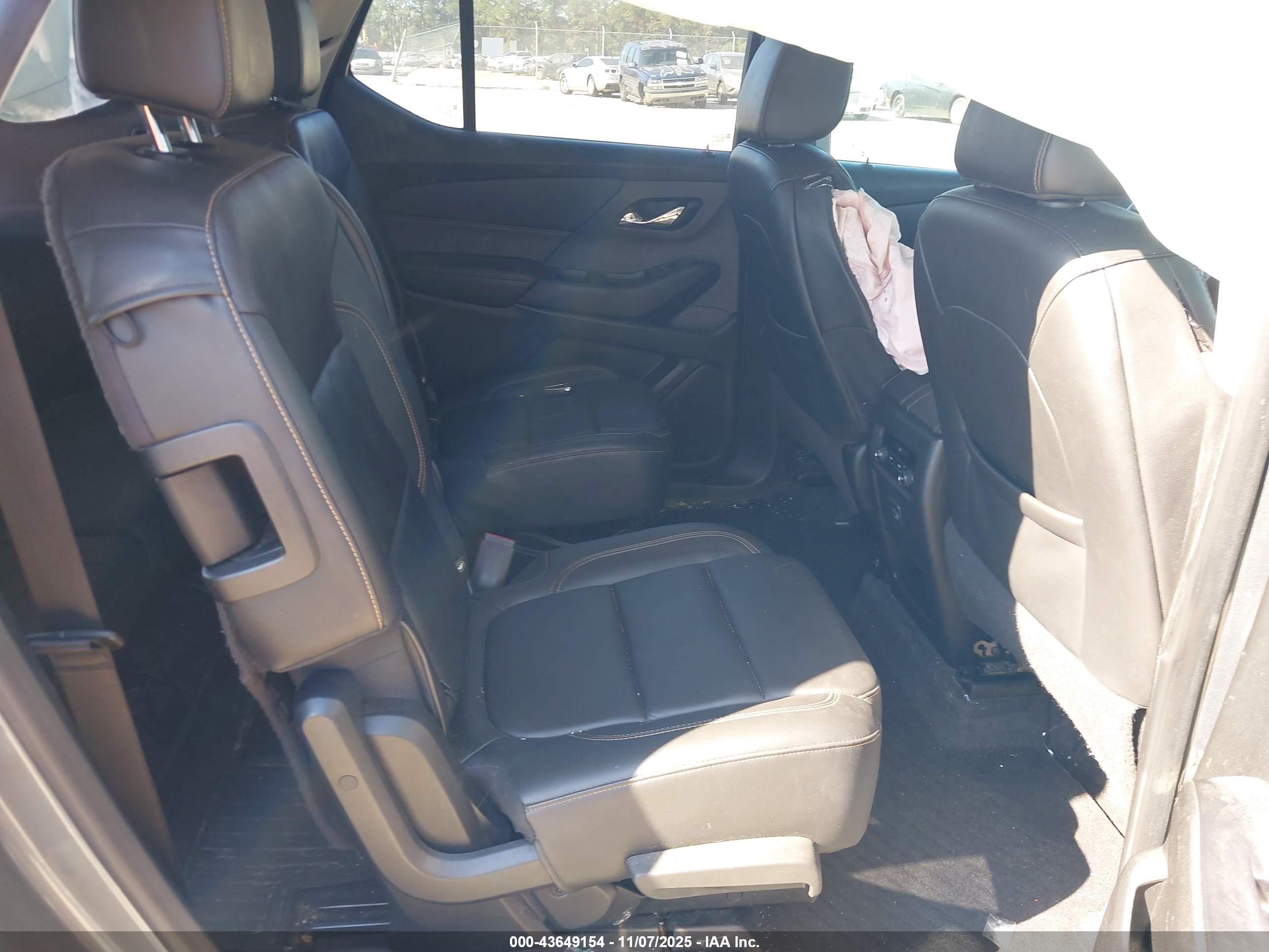 CHEVROLET TRAVERSE image 8
