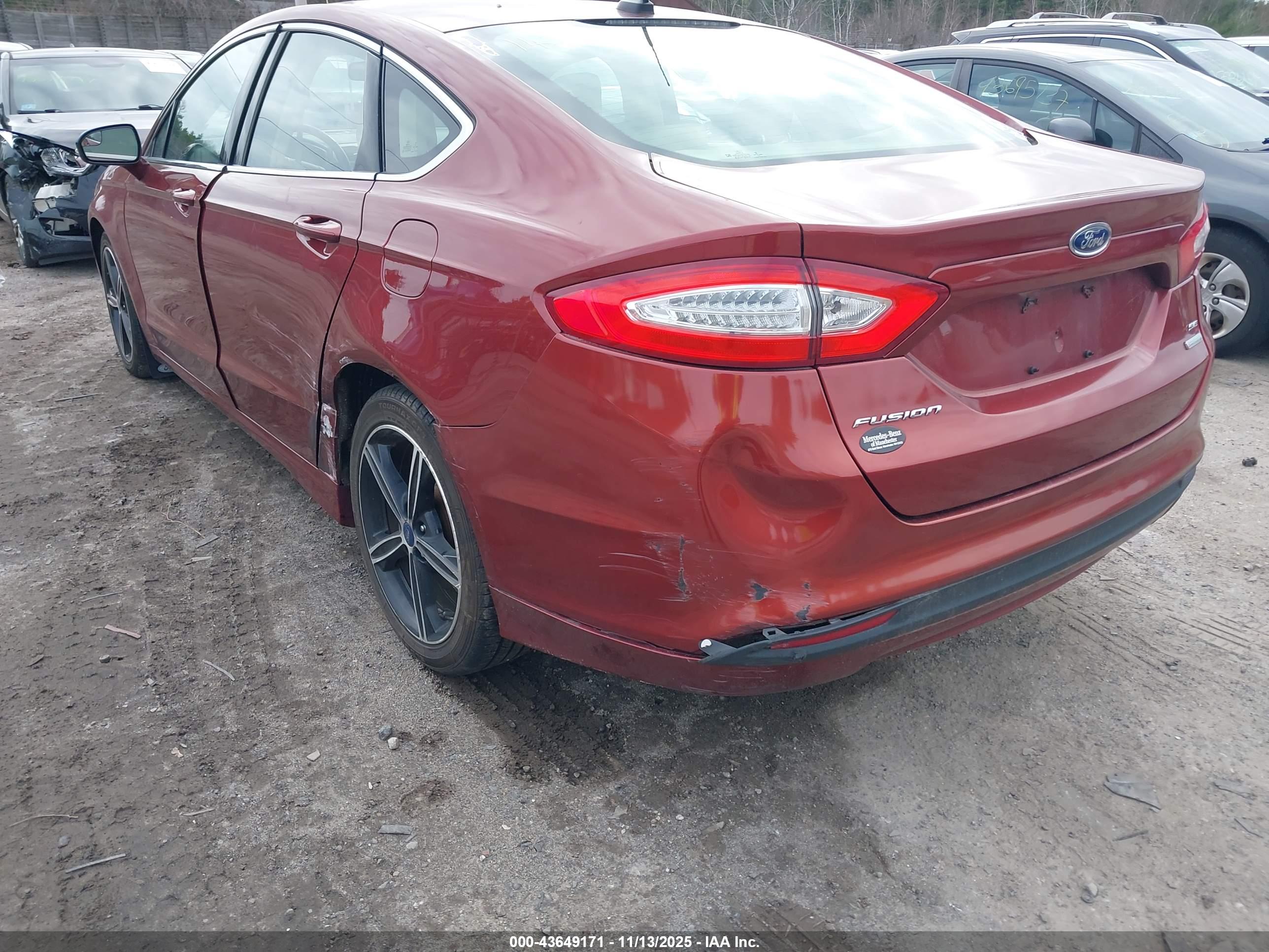 FORD FUSION image 6