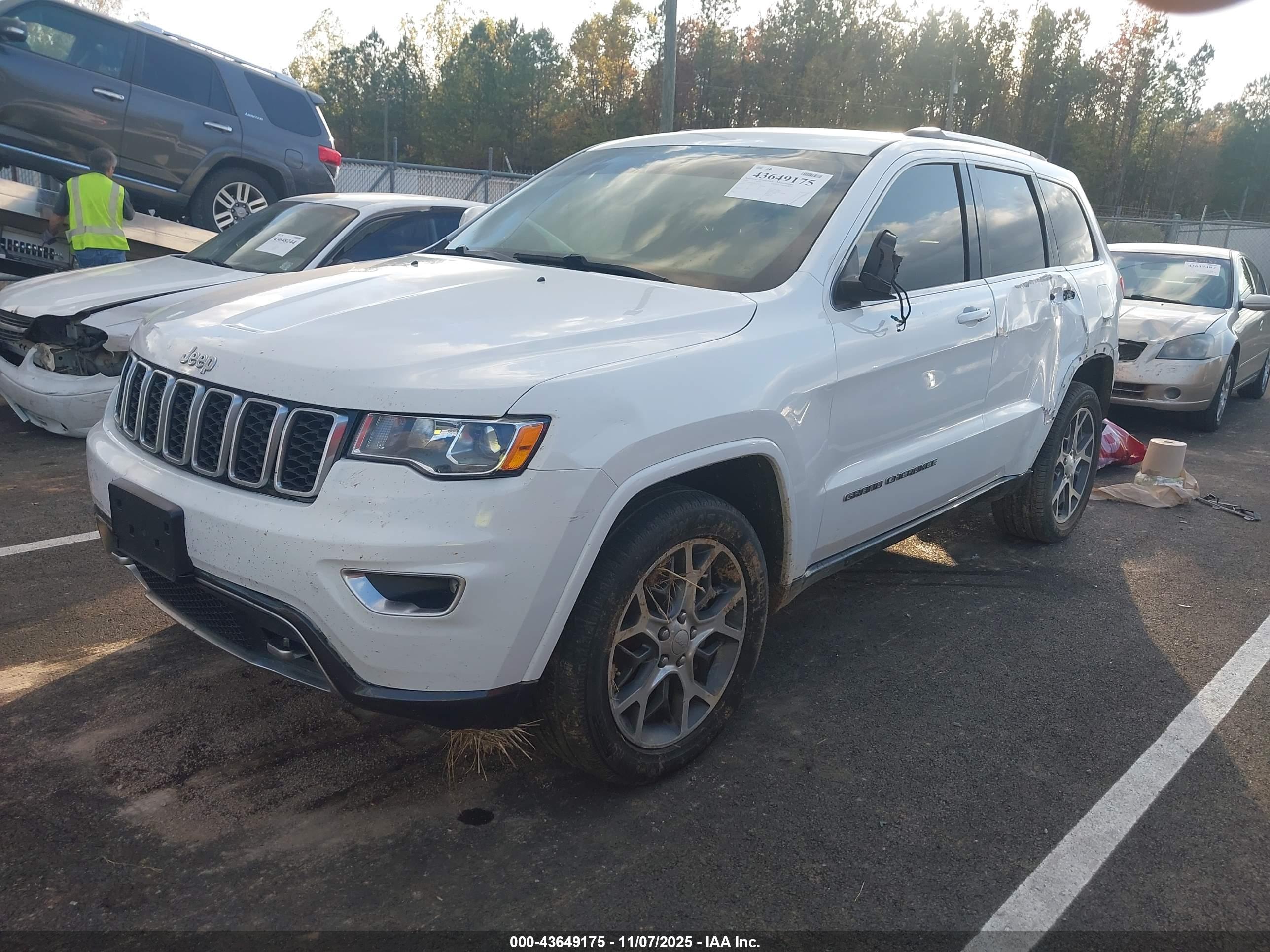 JEEP GRAND image 2