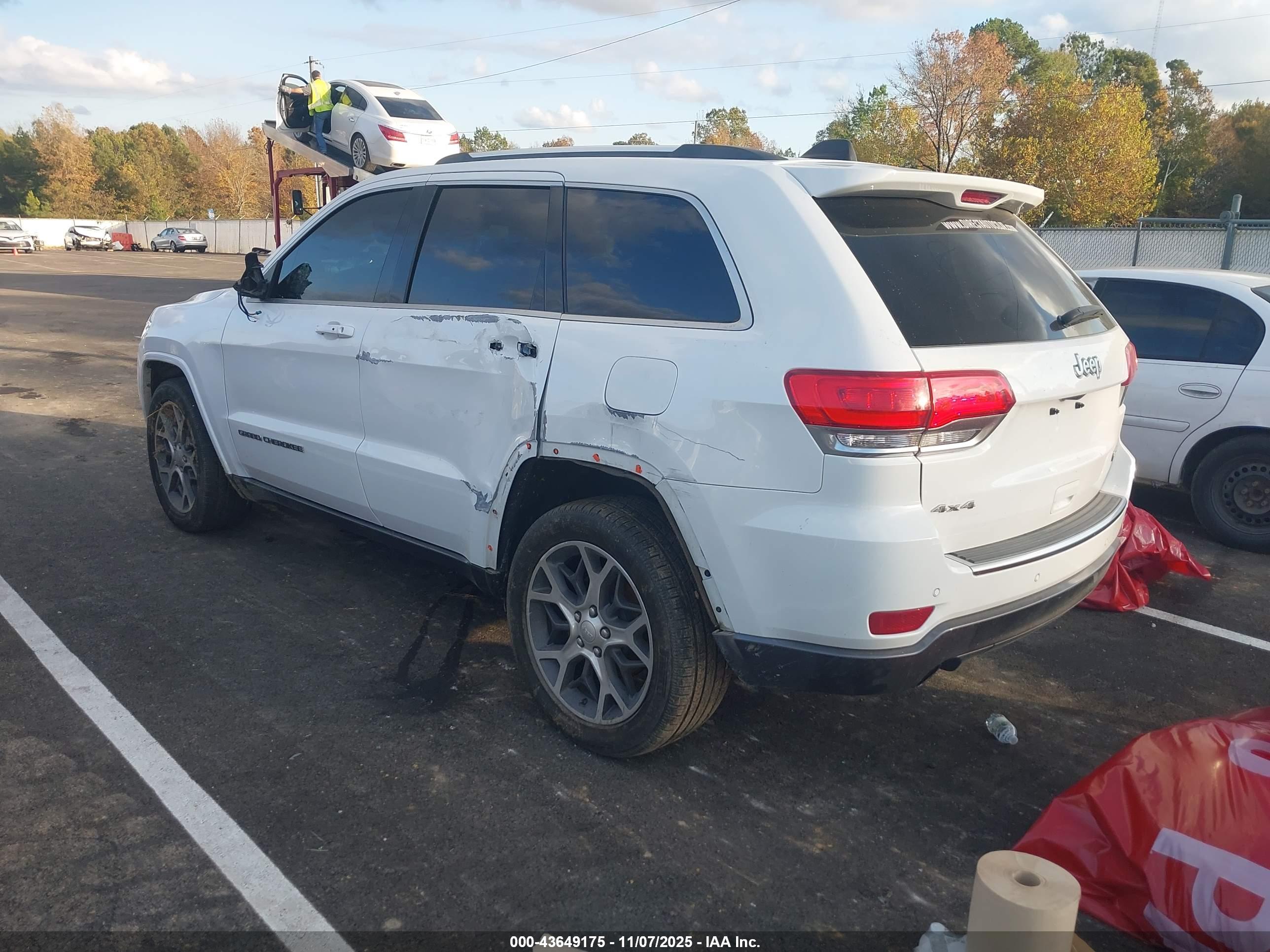 JEEP GRAND image 3