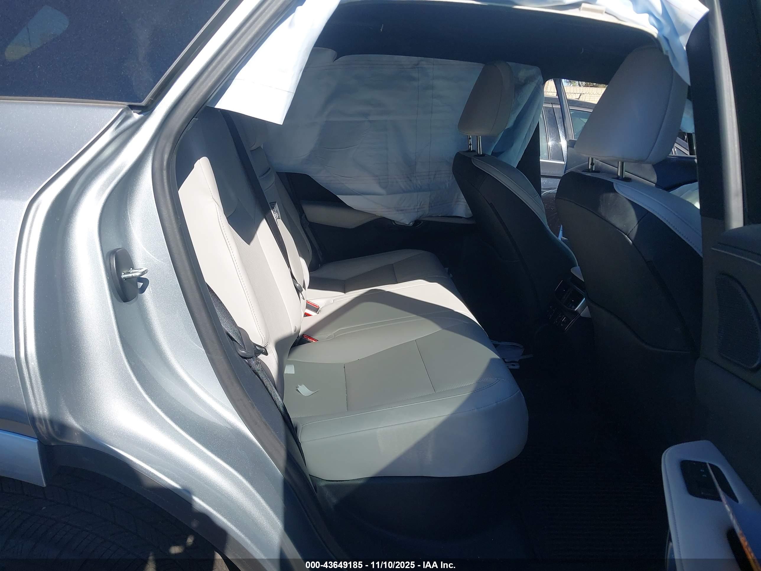LEXUS RX image 8