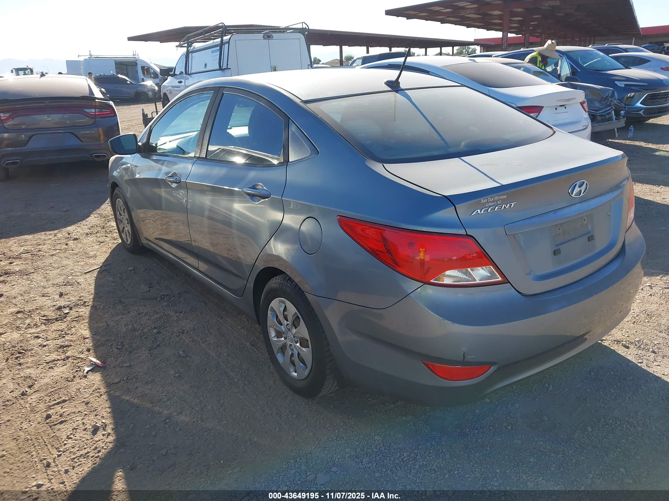 HYUNDAI ACCENT image 3