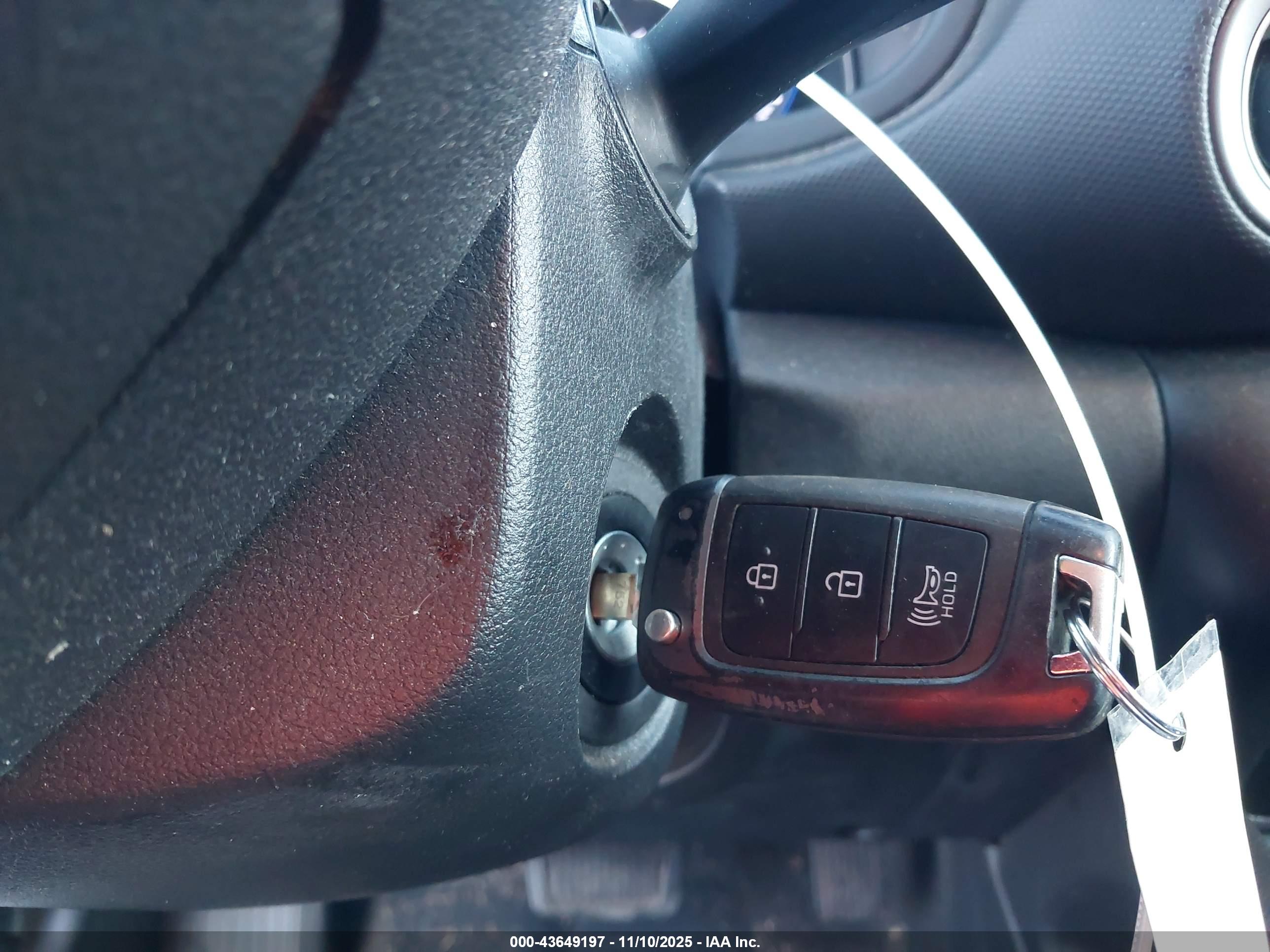 HYUNDAI KONA image 11