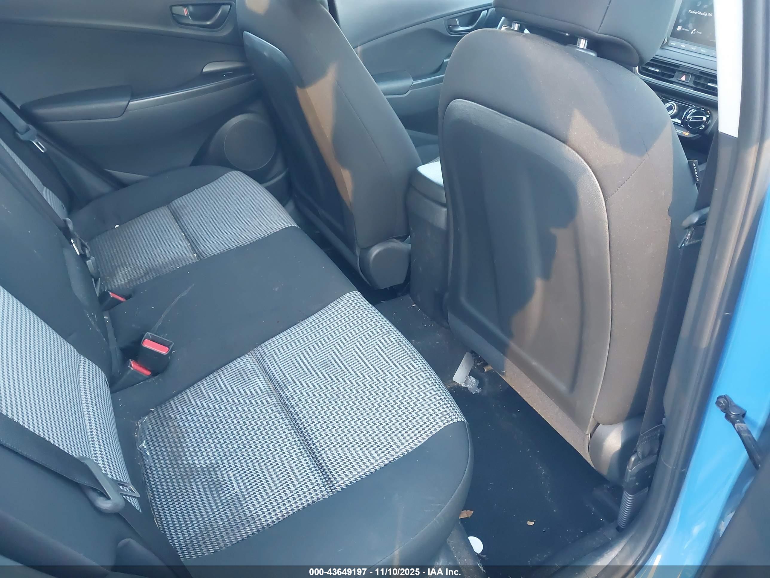 HYUNDAI KONA image 8
