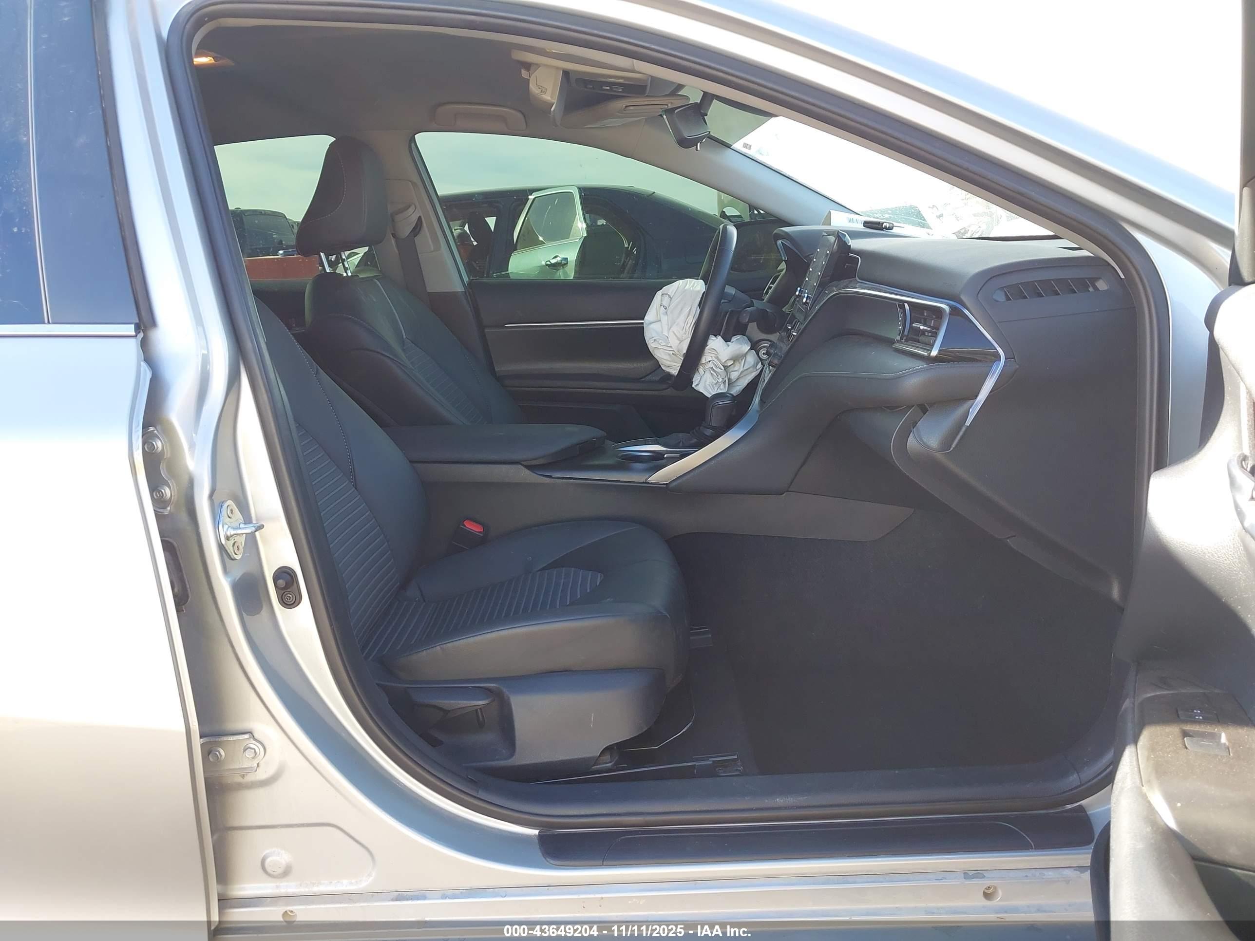 TOYOTA CAMRY image 5