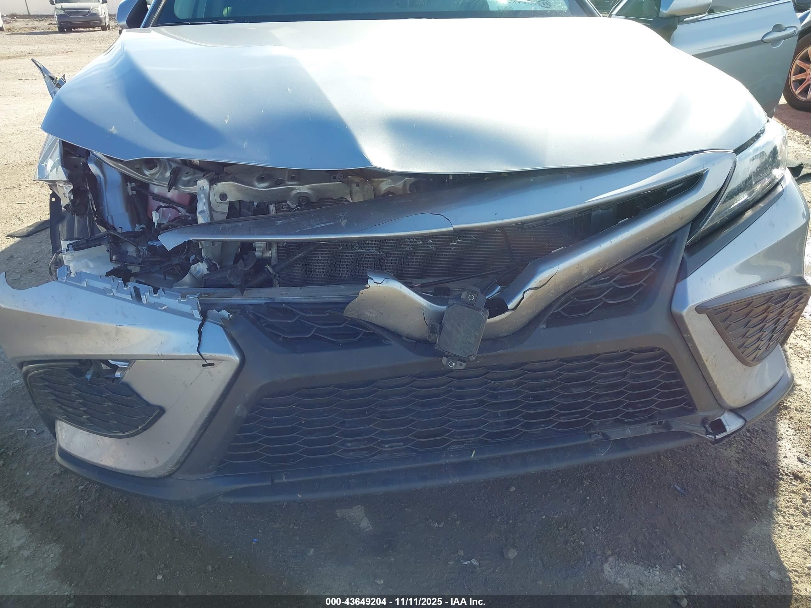 TOYOTA CAMRY image 6