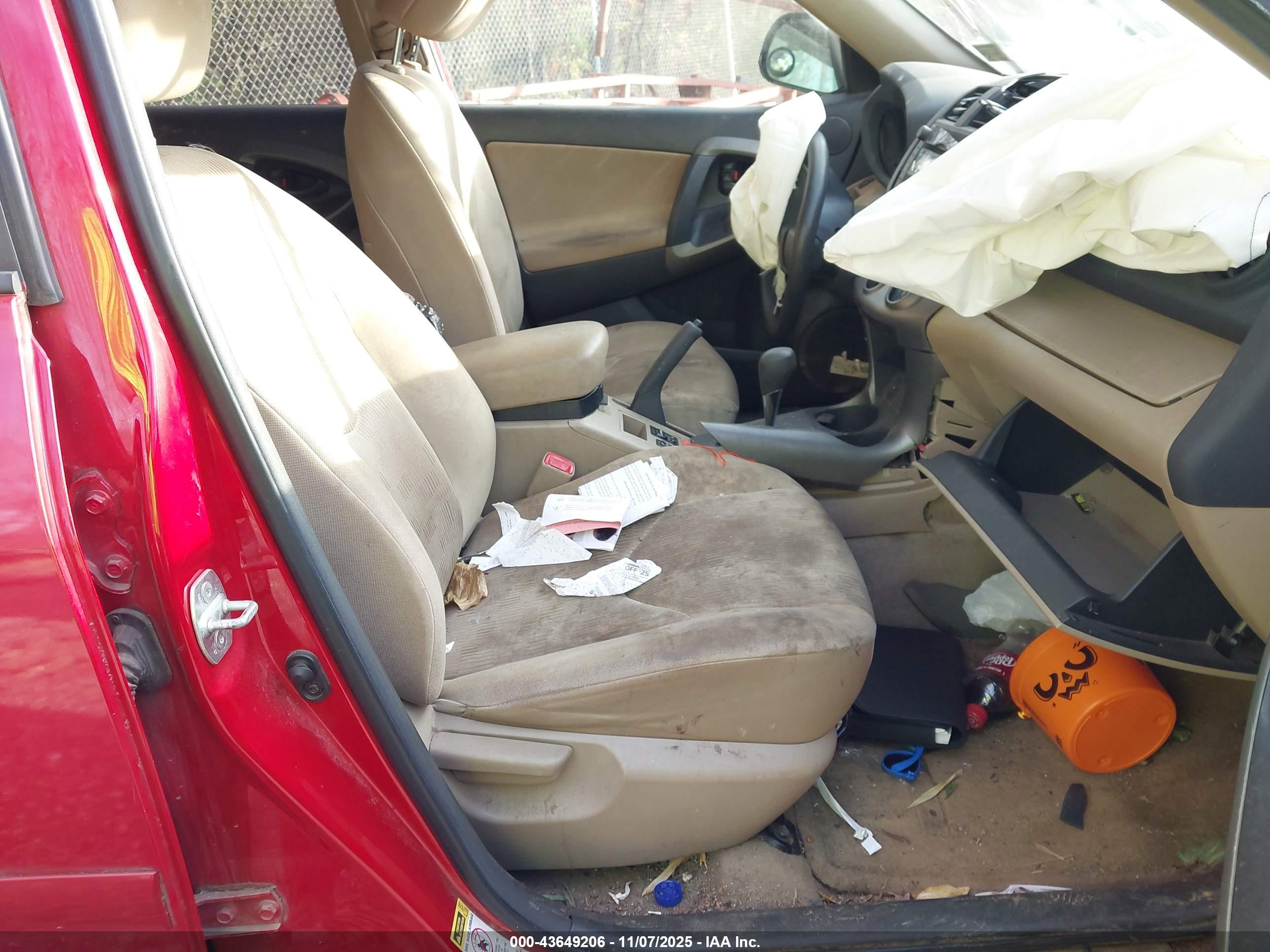 TOYOTA RAV4 image 5
