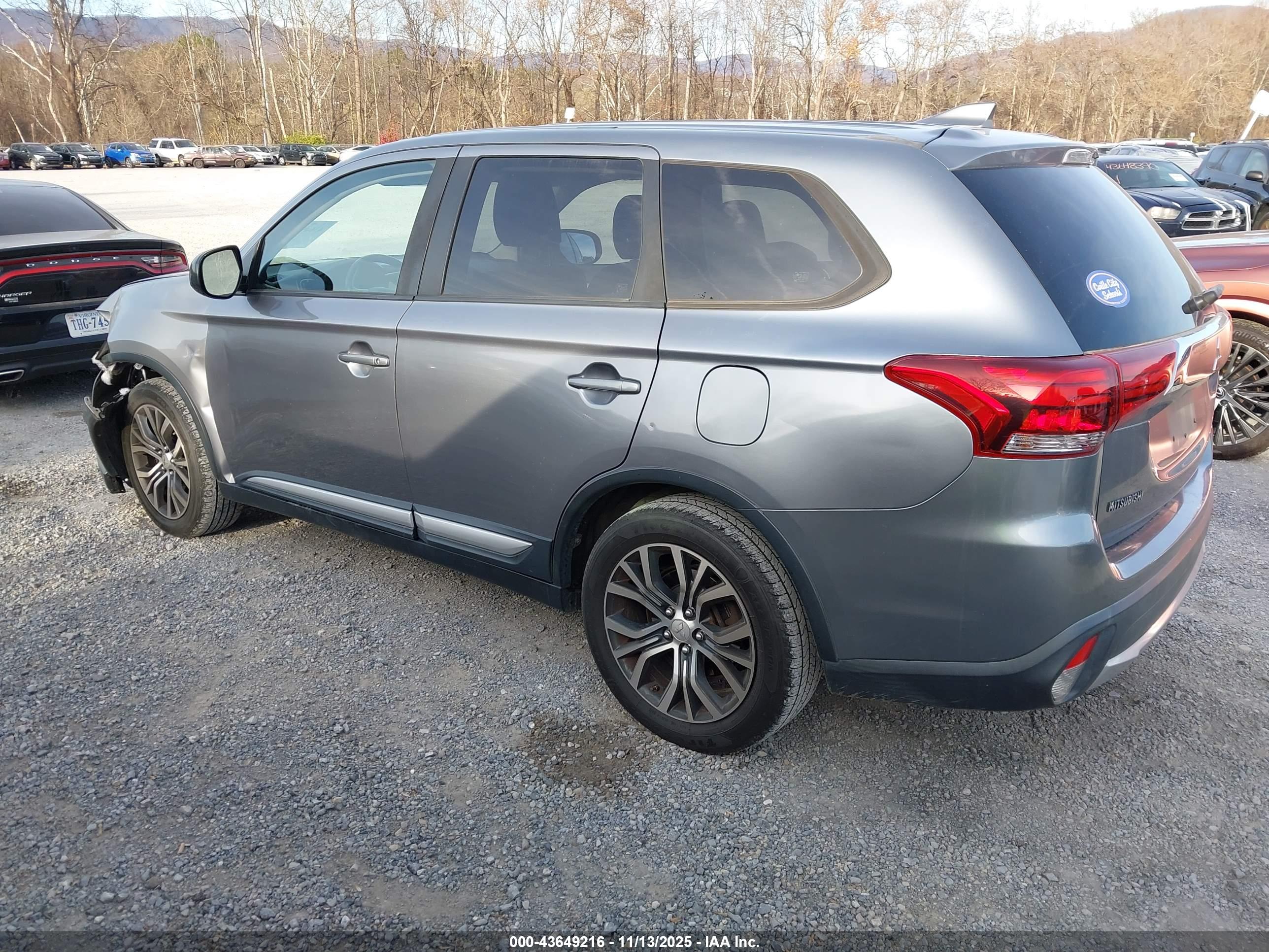 MITSUBISHI OUTLANDER image 3