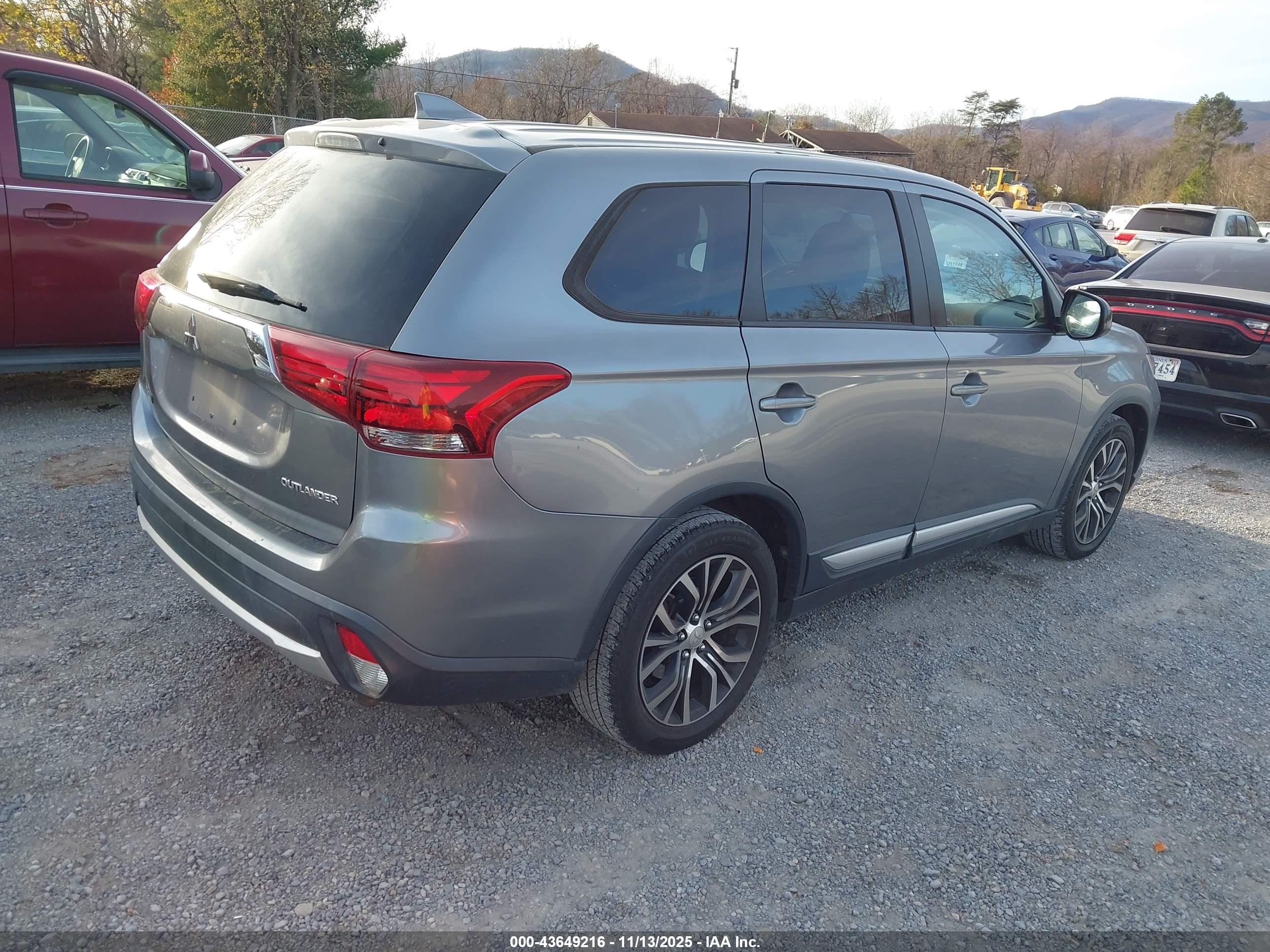 MITSUBISHI OUTLANDER image 4