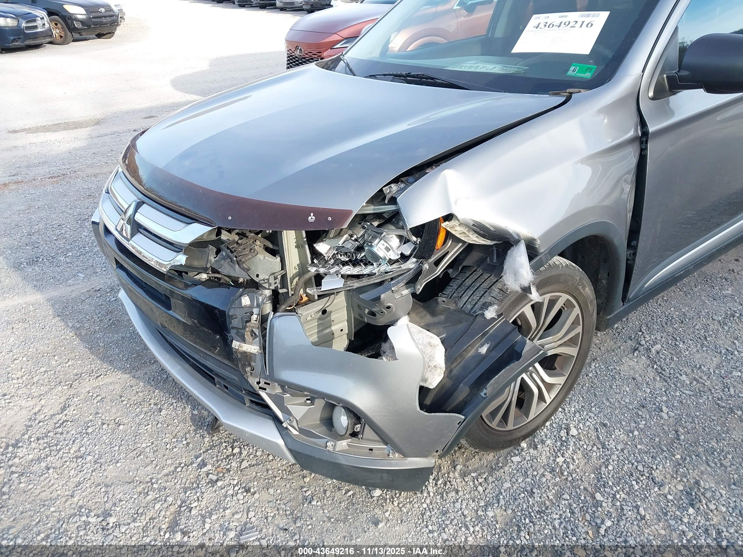 MITSUBISHI OUTLANDER image 6