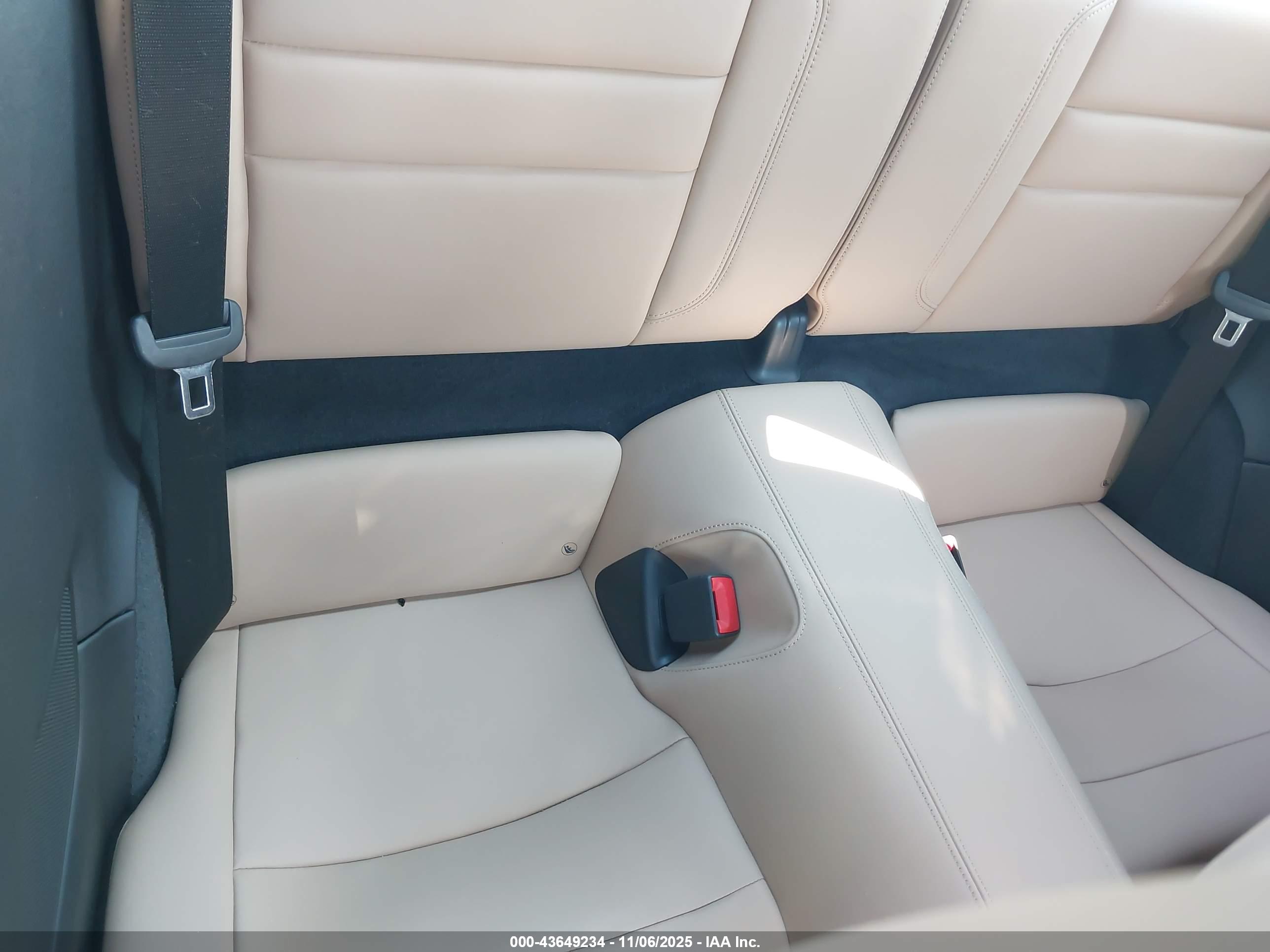 PORSCHE 911 image 8