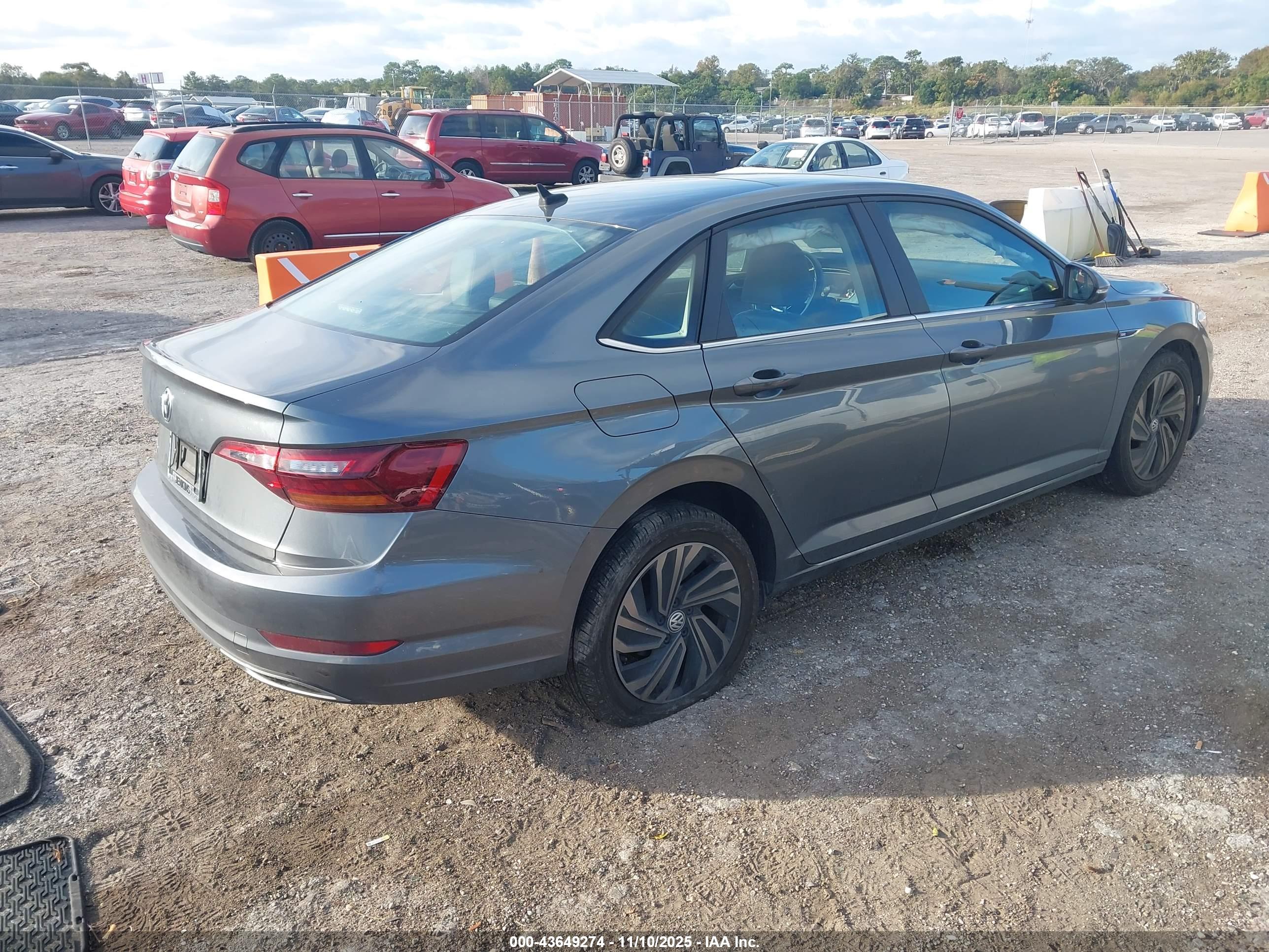 VOLKSWAGEN JETTA image 4