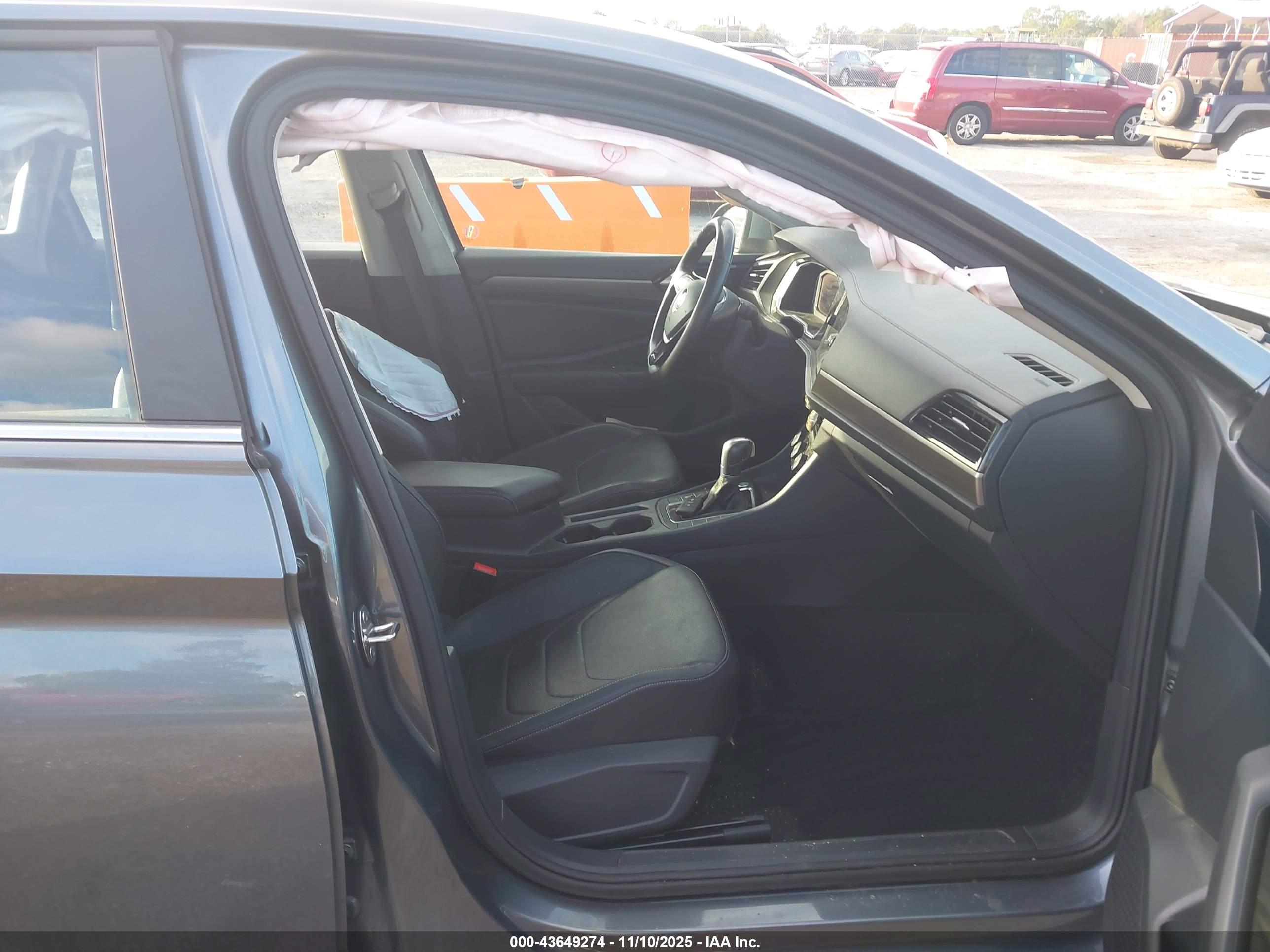 VOLKSWAGEN JETTA image 5