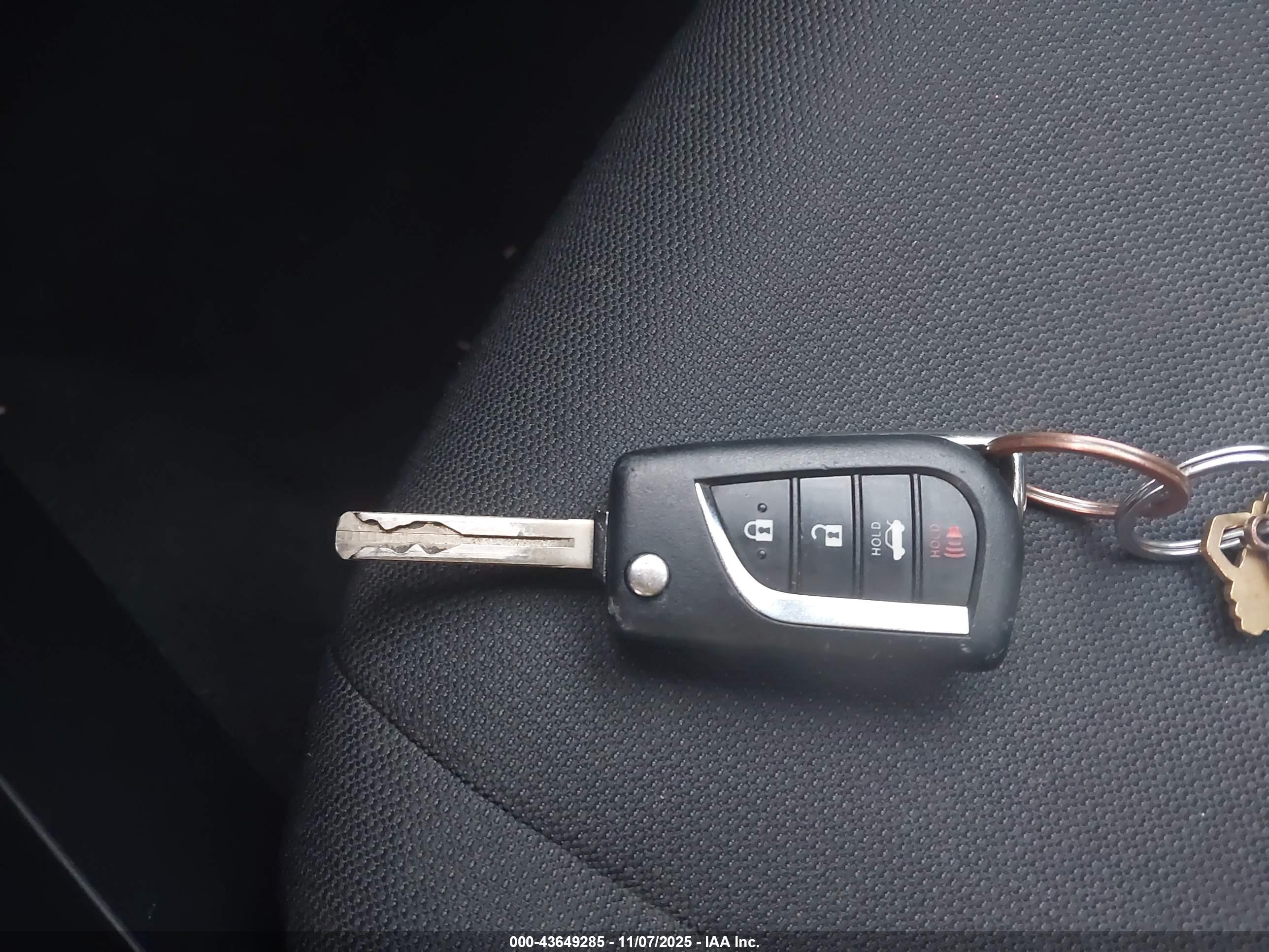 TOYOTA COROLLA image 11
