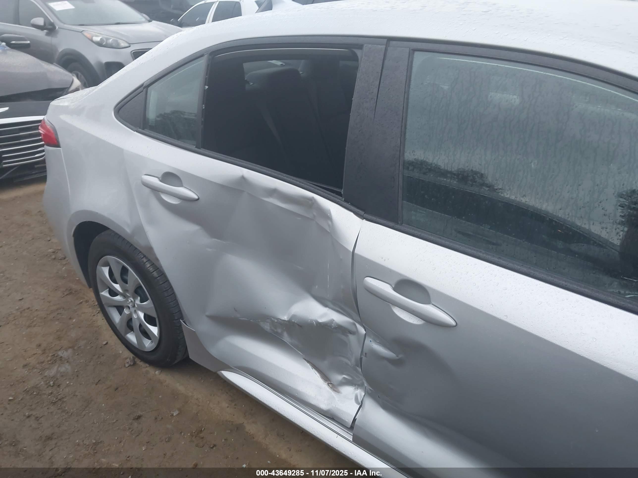 TOYOTA COROLLA image 6