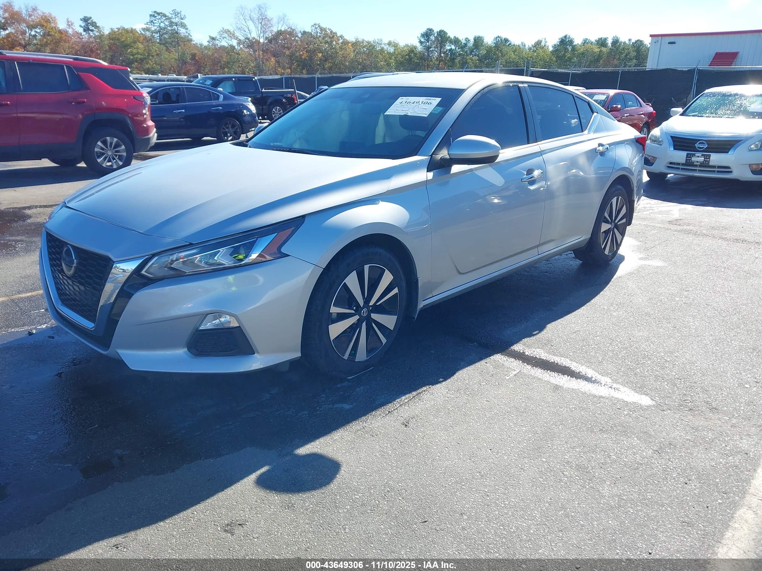 NISSAN ALTIMA image 2