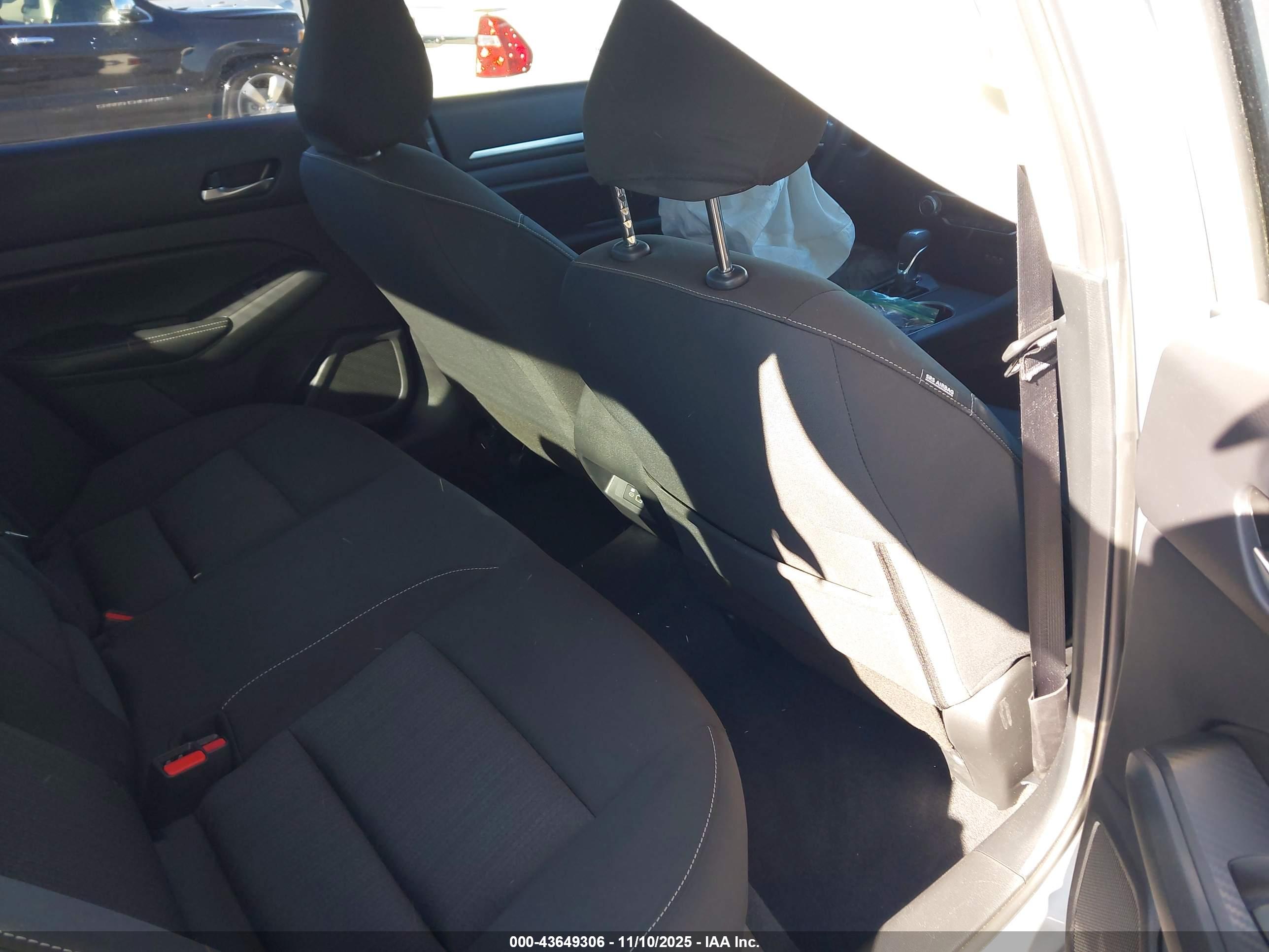 NISSAN ALTIMA image 8