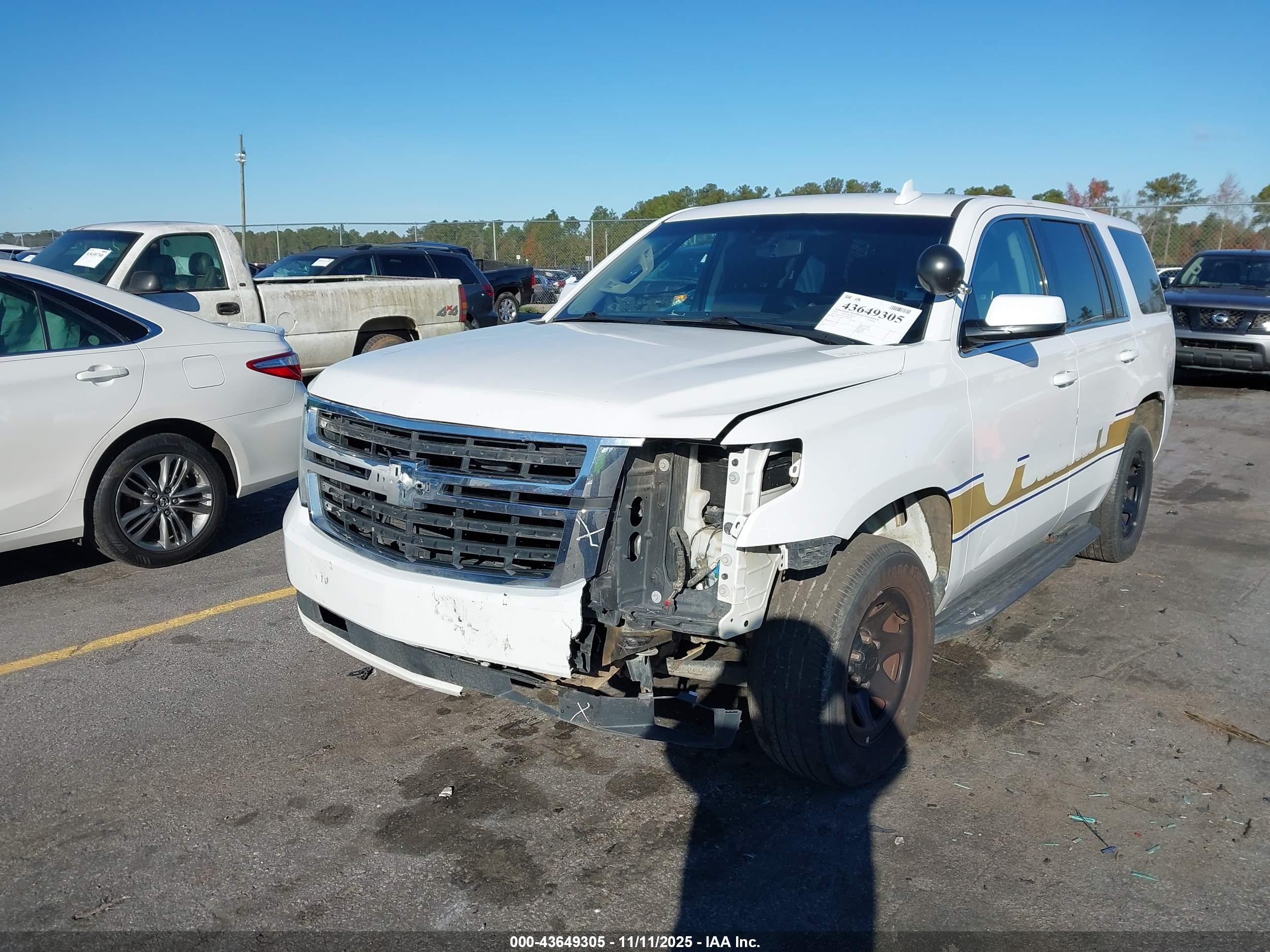 CHEVROLET TAHOE image 2