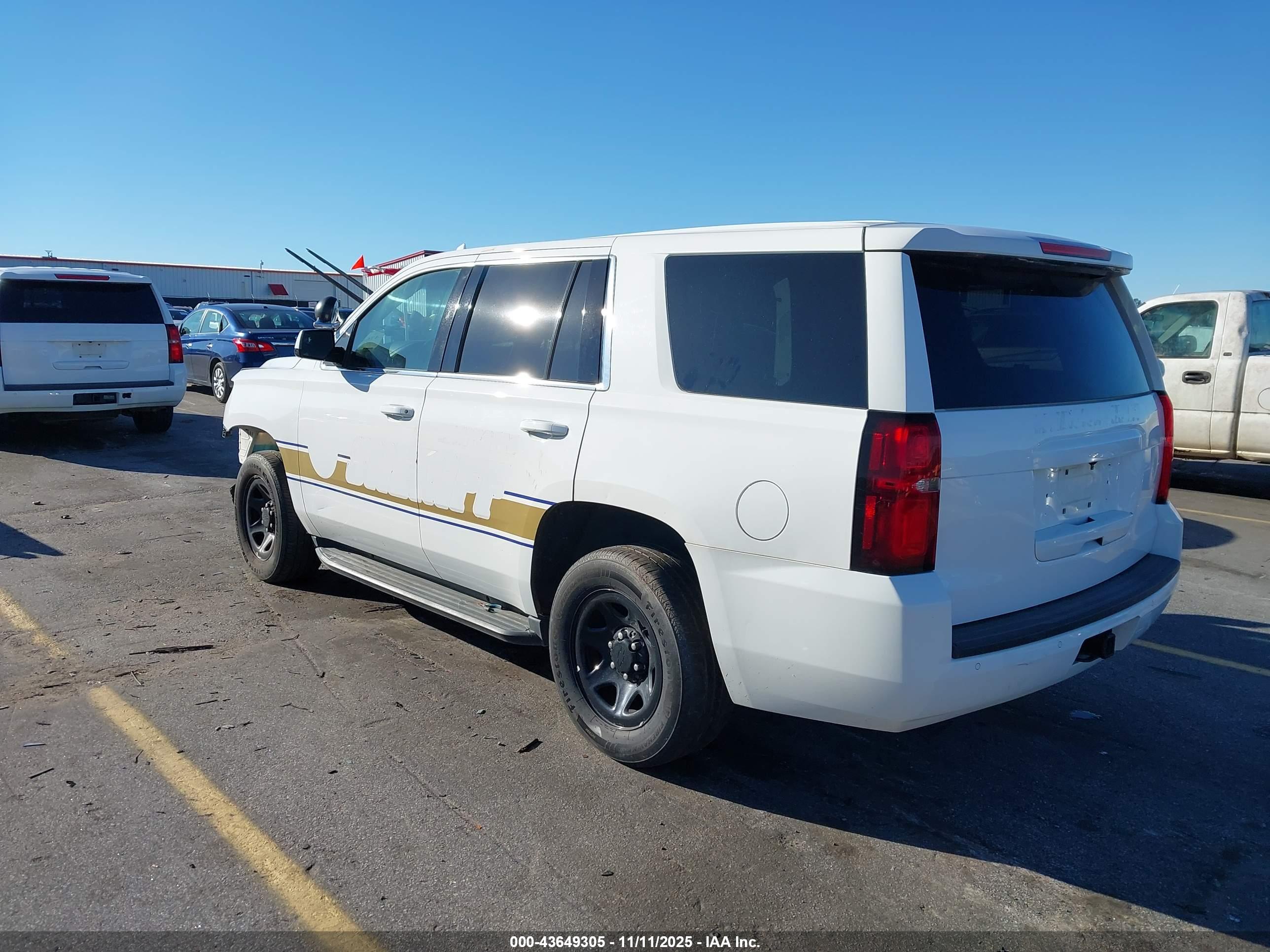 CHEVROLET TAHOE image 3