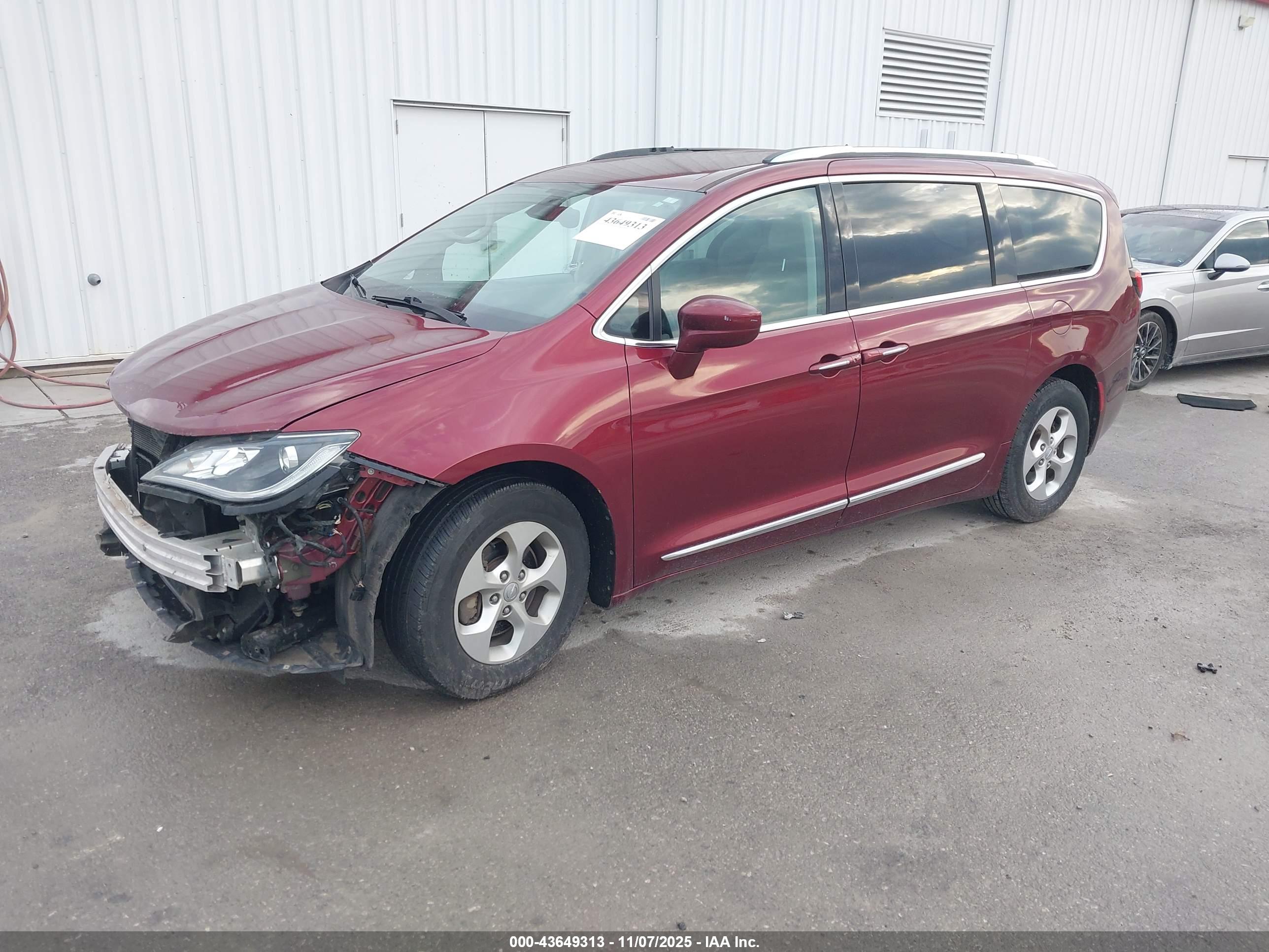 CHRYSLER PACIFICA image 2