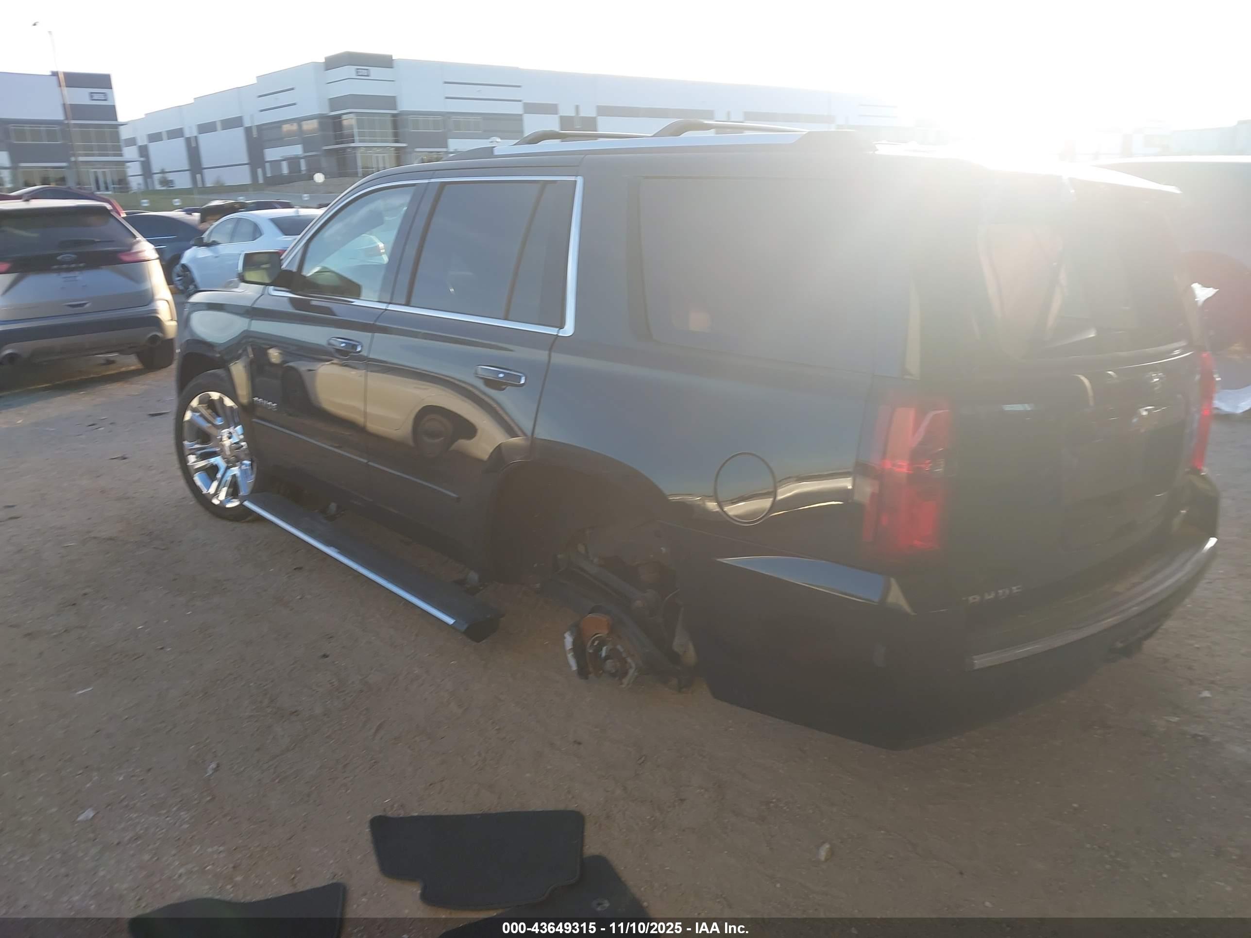 CHEVROLET TAHOE image 3