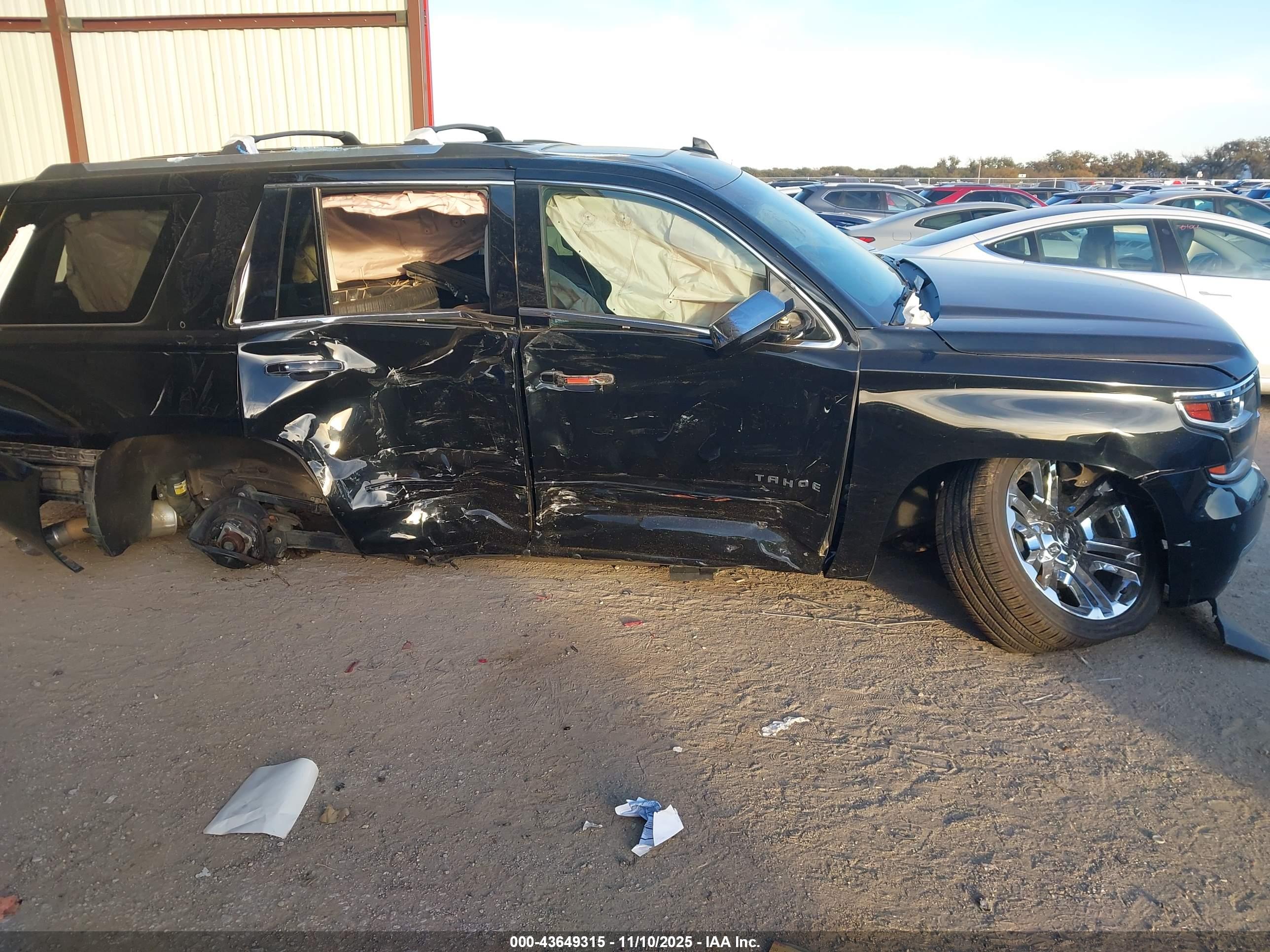 CHEVROLET TAHOE image 6