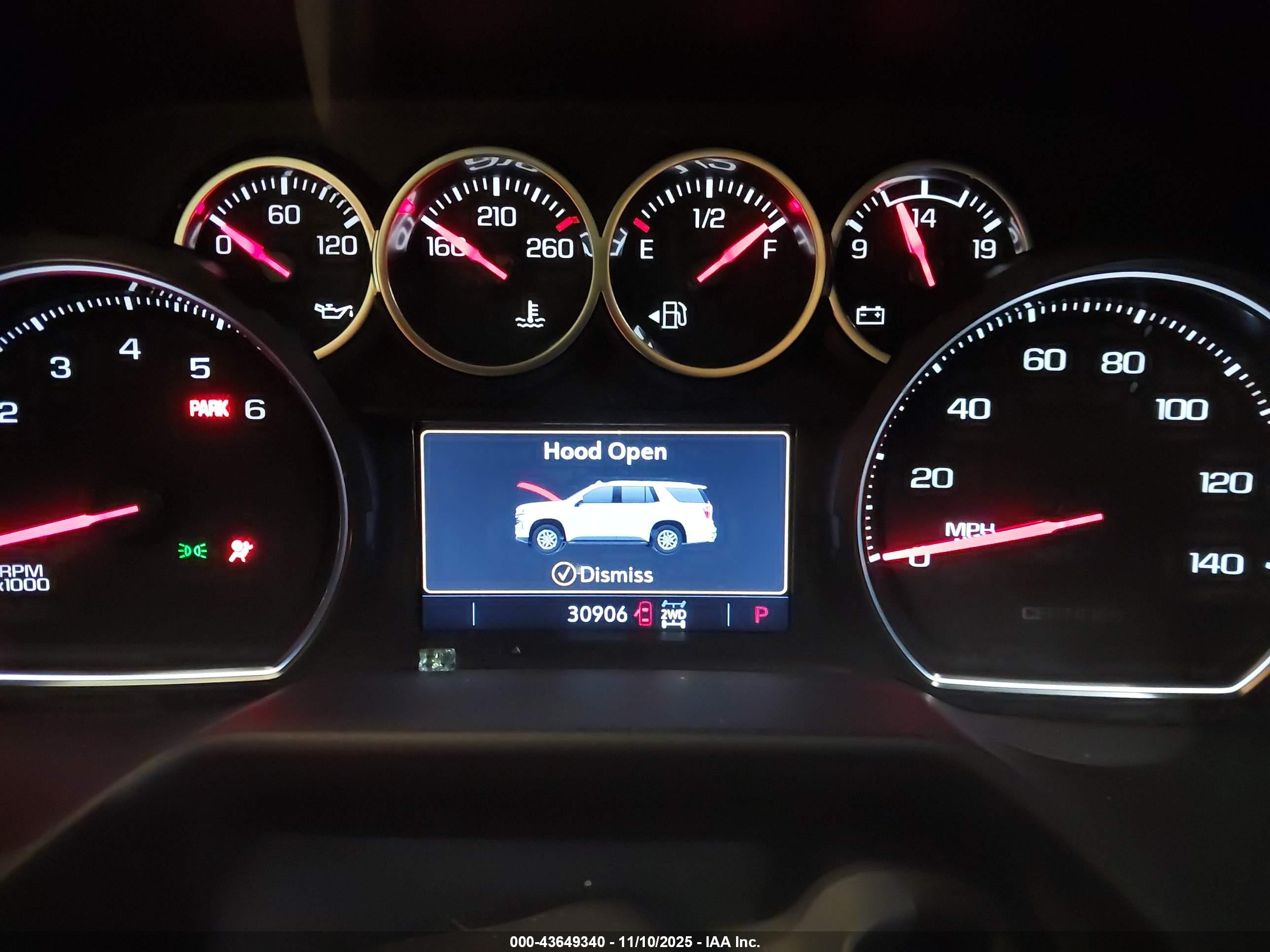 CHEVROLET TAHOE image 7