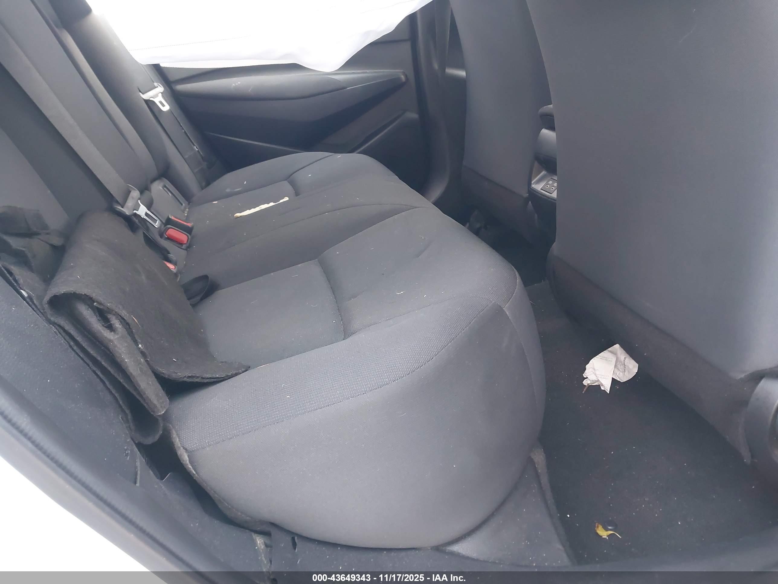 TOYOTA COROLLA image 8