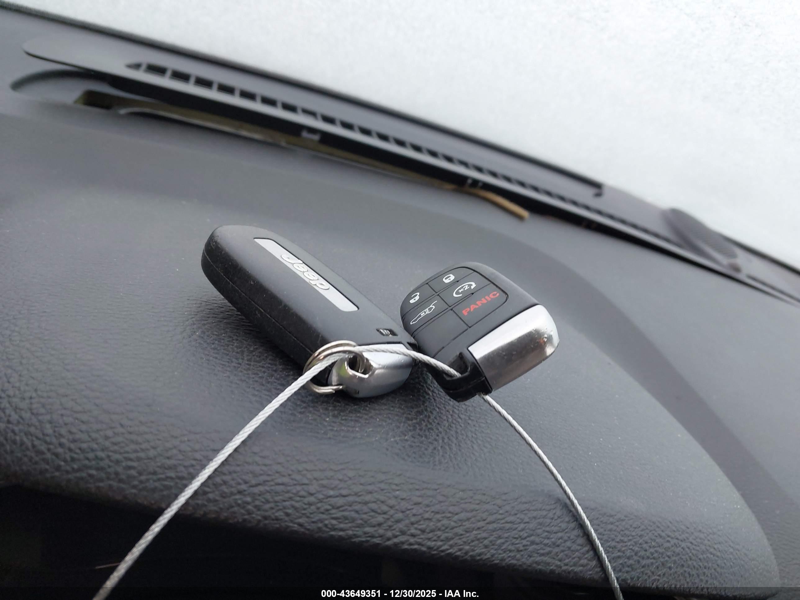 JEEP GRAND image 11