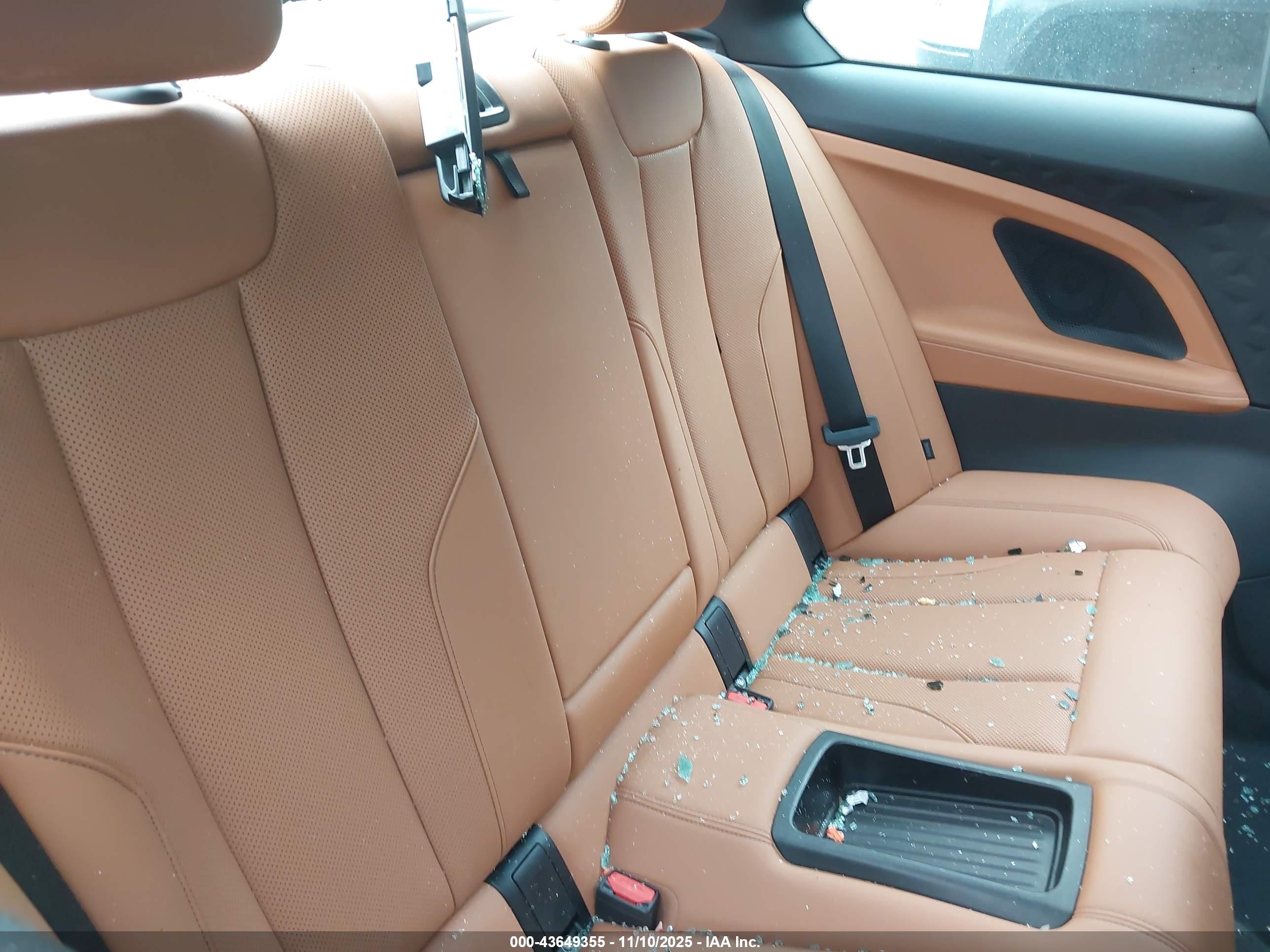 BMW 230 image 8