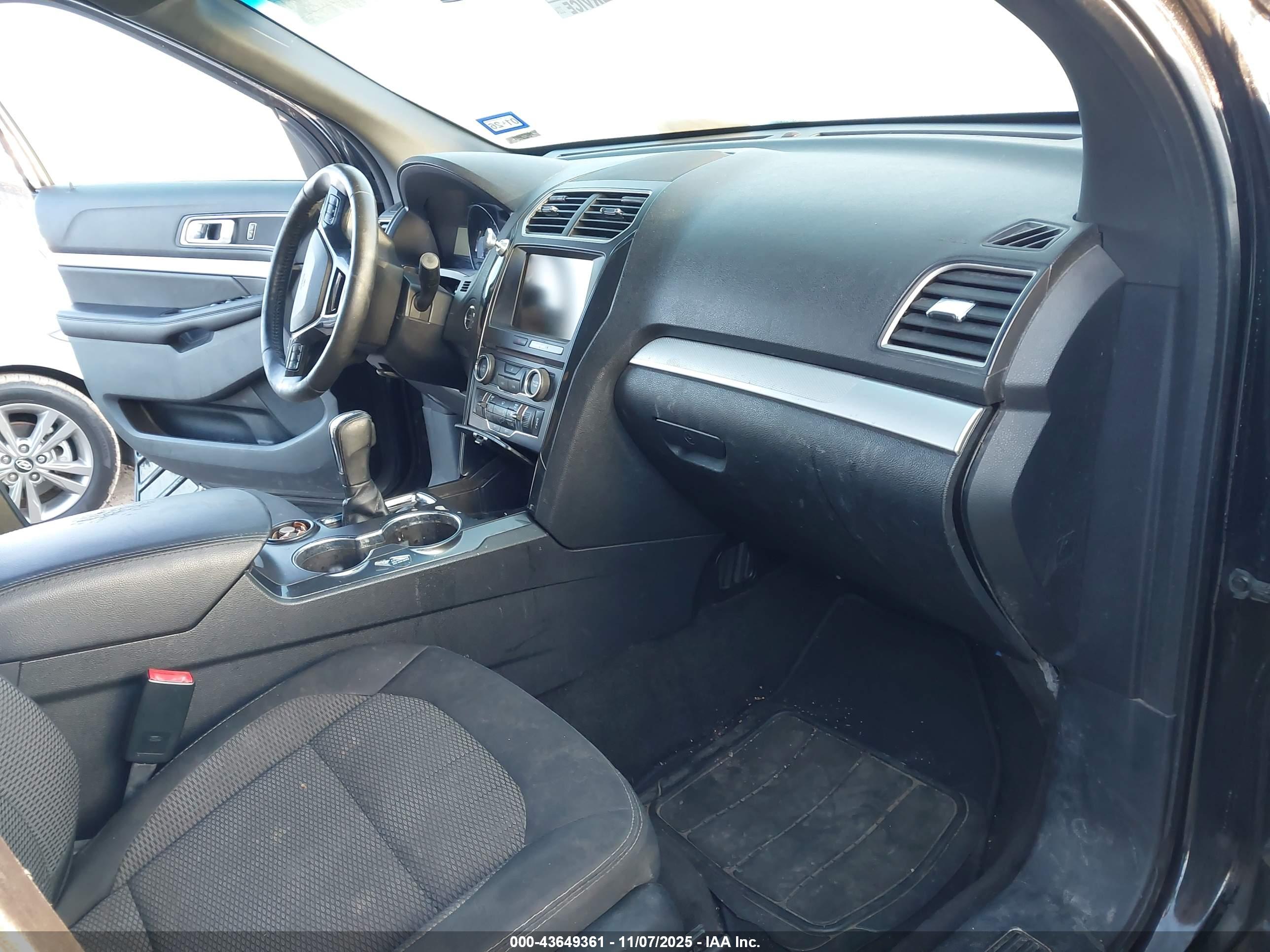 FORD EXPLORER image 5