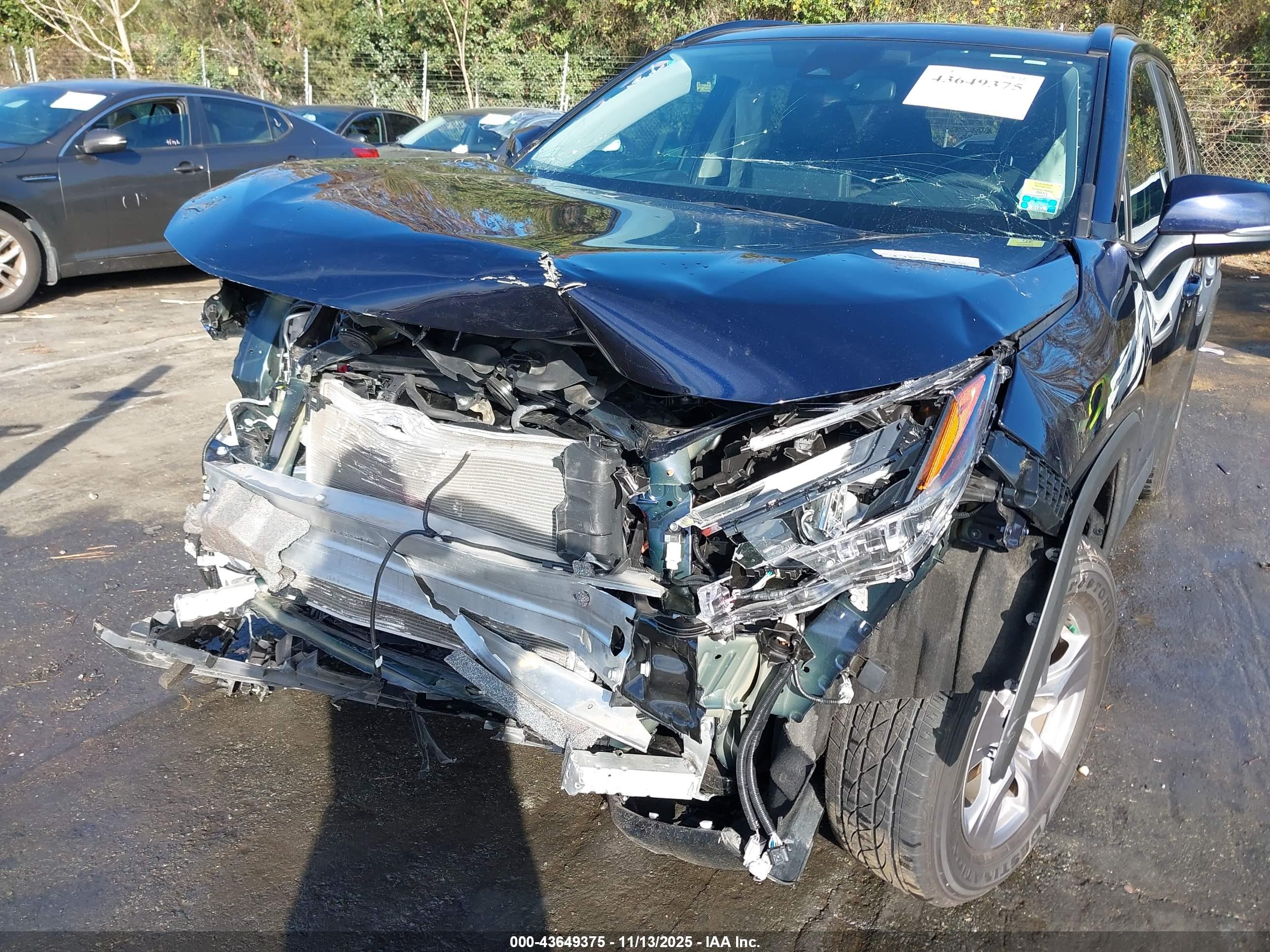 TOYOTA RAV4 image 6