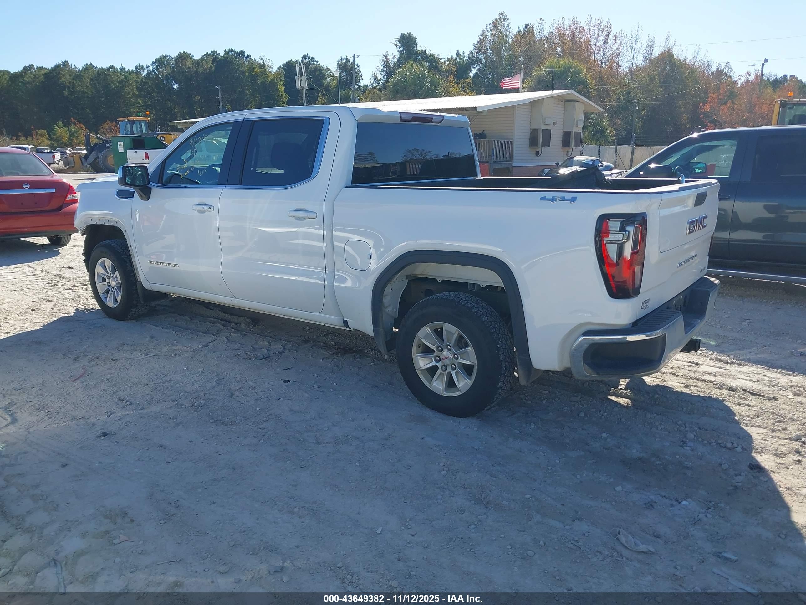 GMC SIERRA image 3