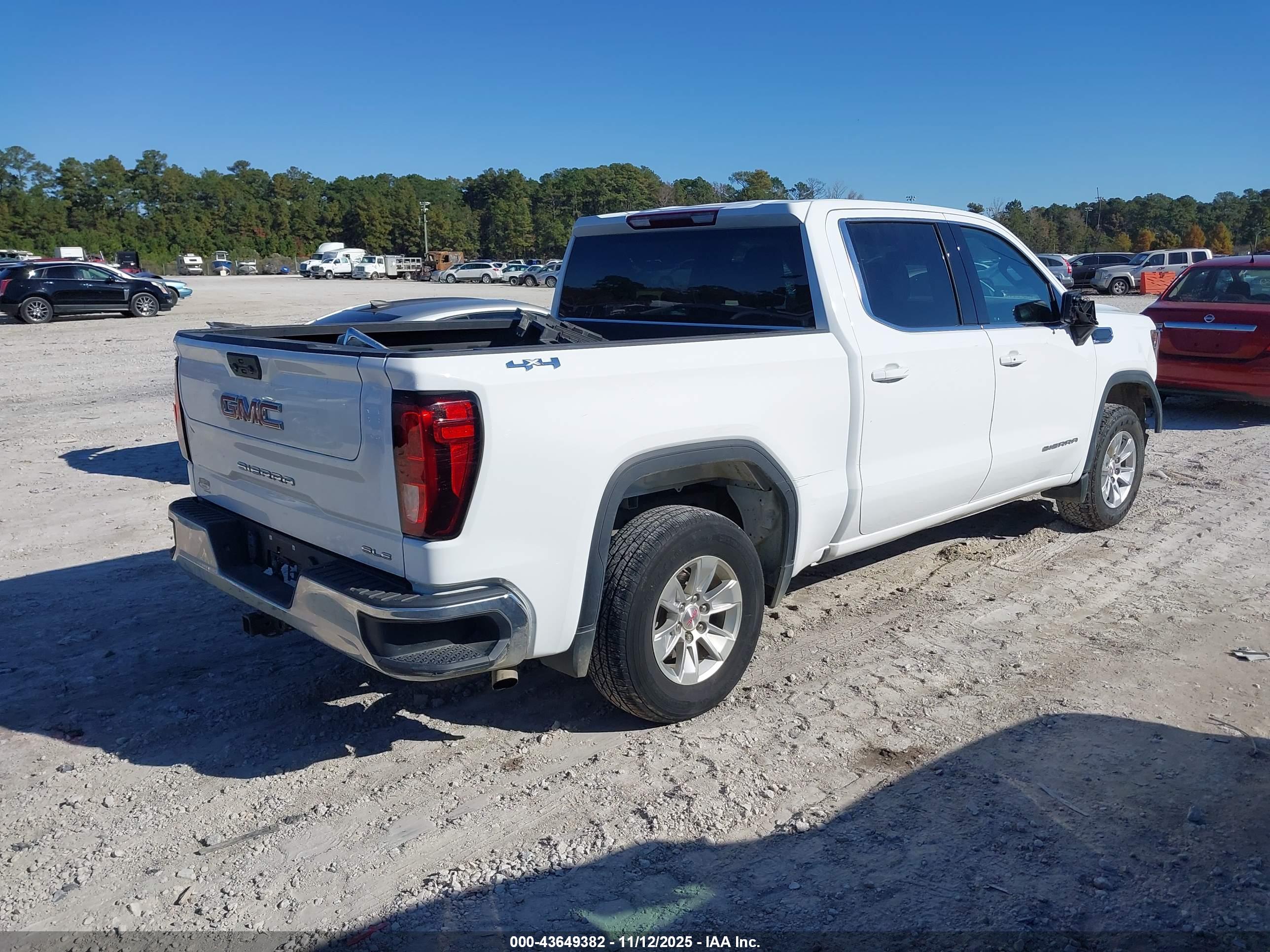 GMC SIERRA image 4