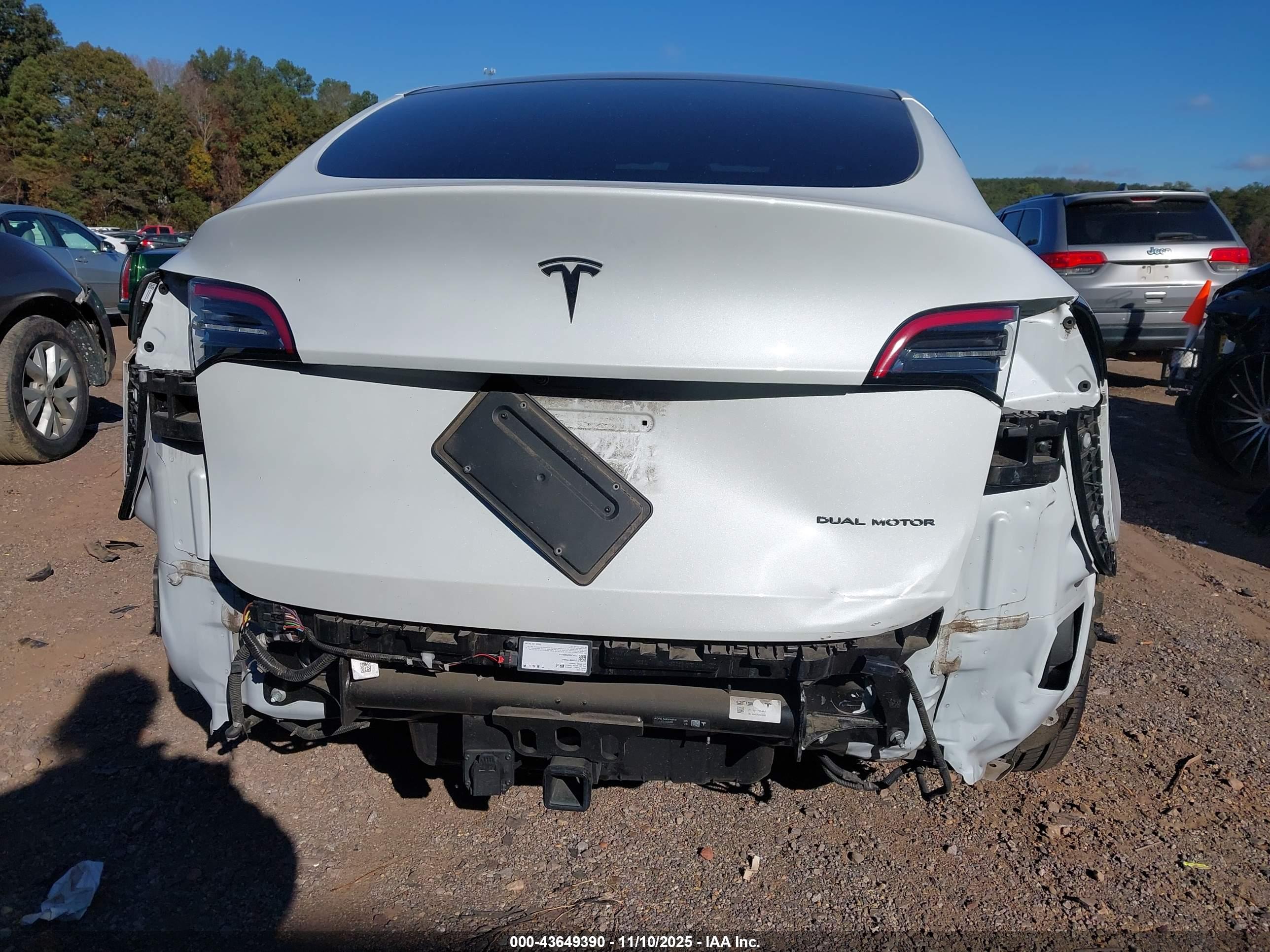 TESLA MODEL image 6