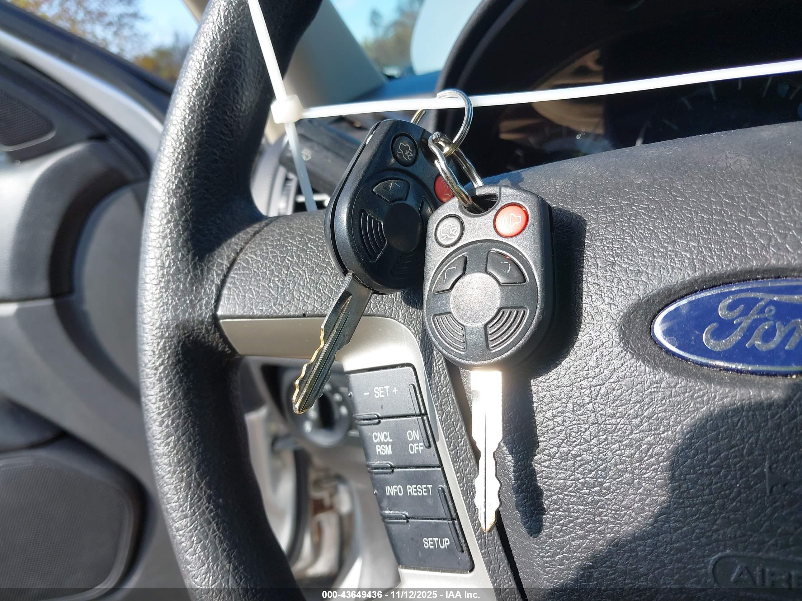 FORD FUSION image 11