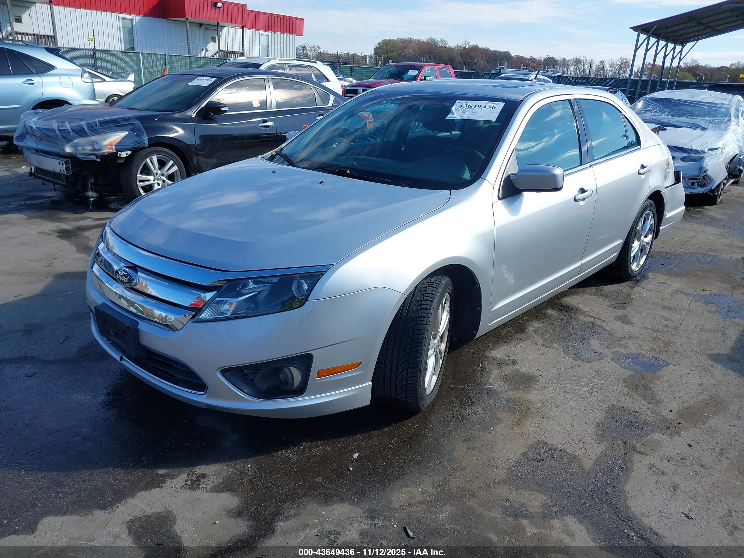 FORD FUSION image 2