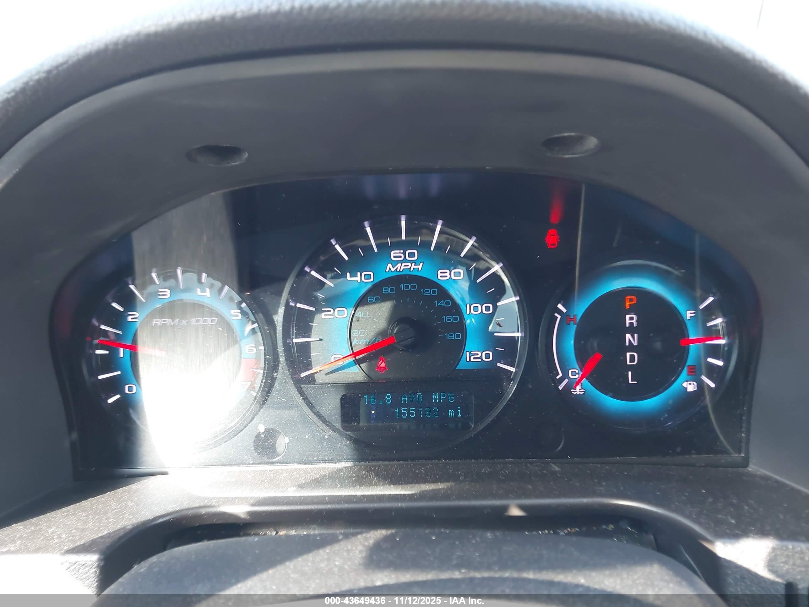FORD FUSION image 7