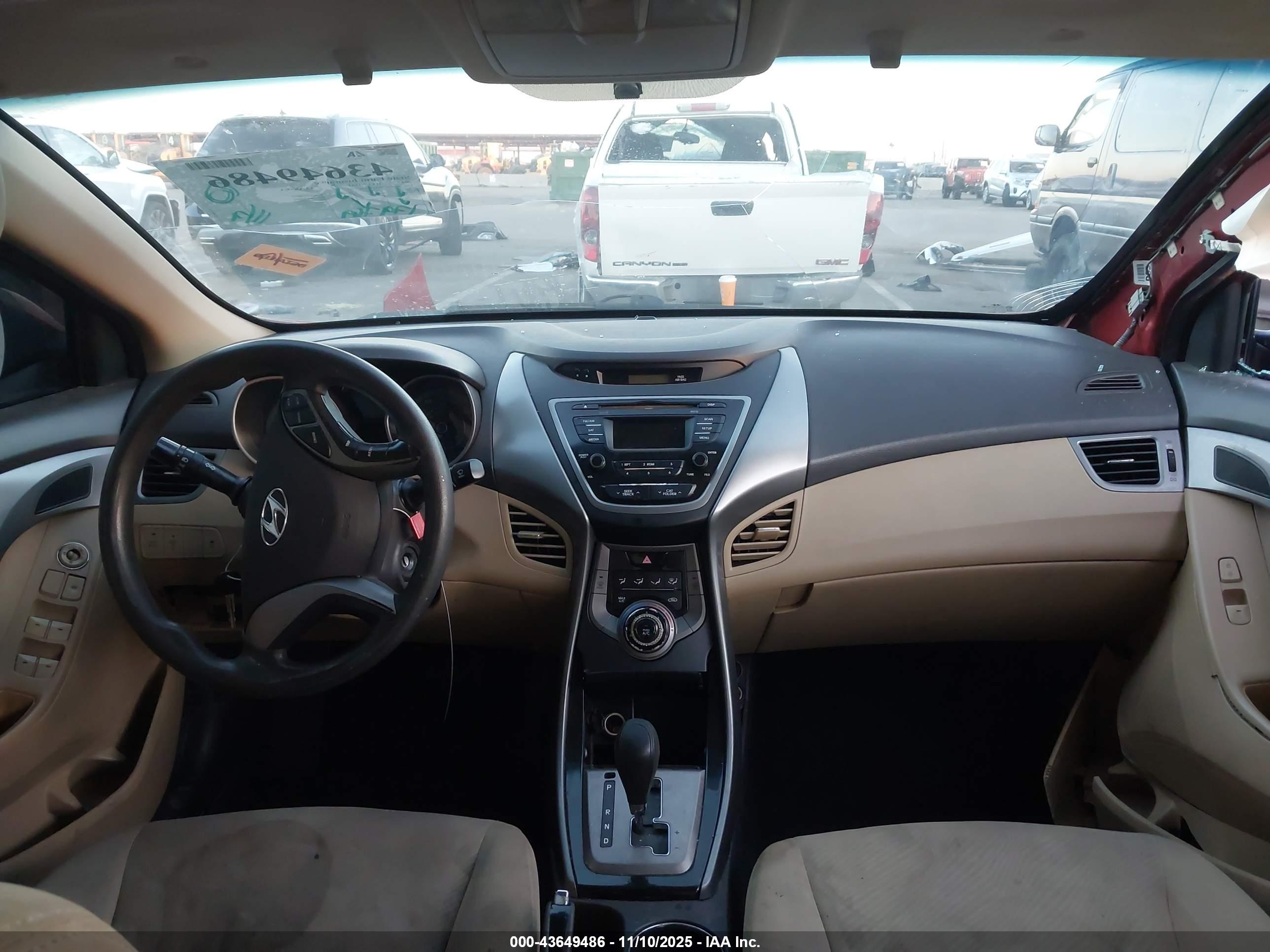 HYUNDAI ELANTRA image 5