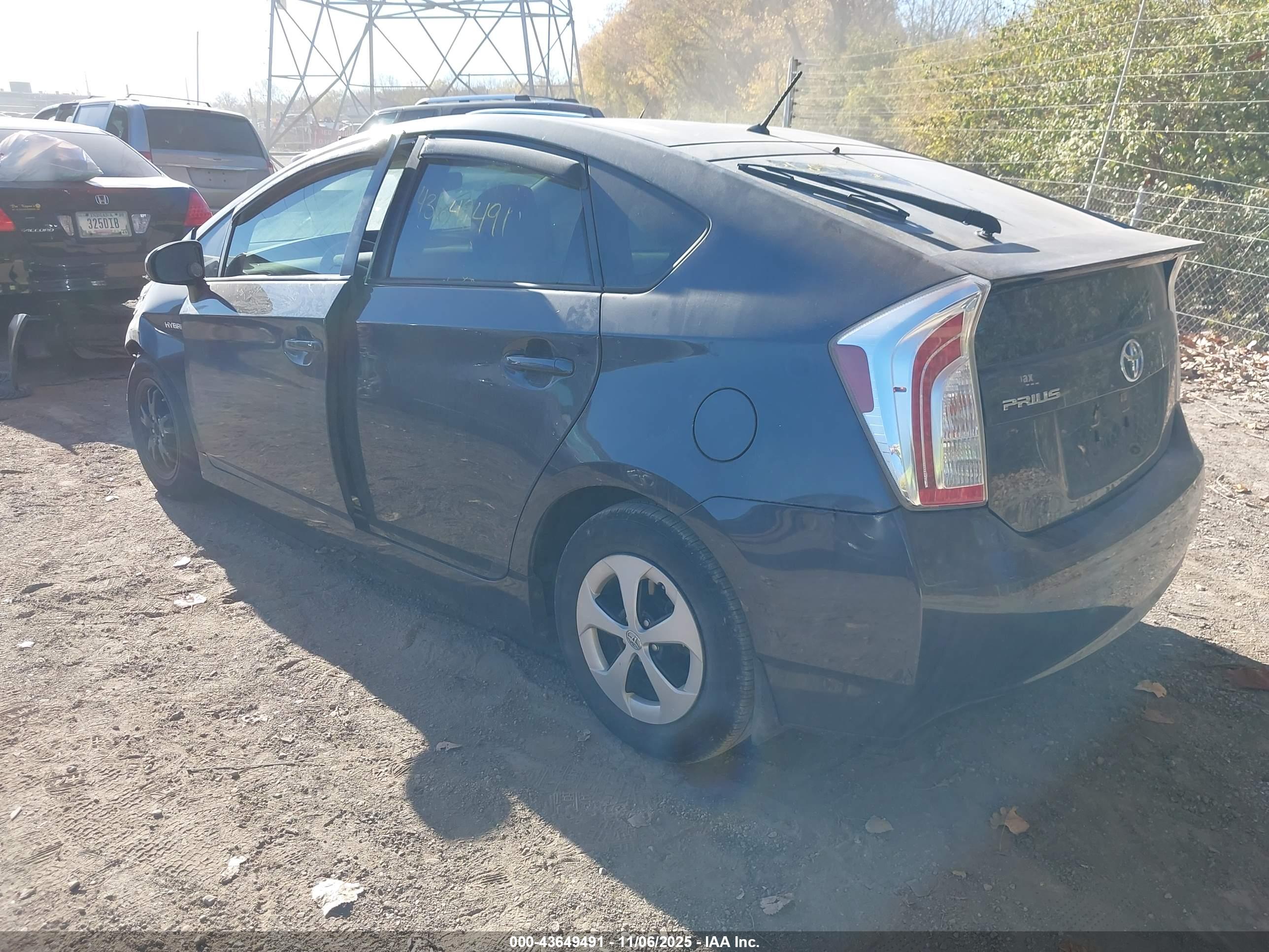 TOYOTA PRIUS image 3