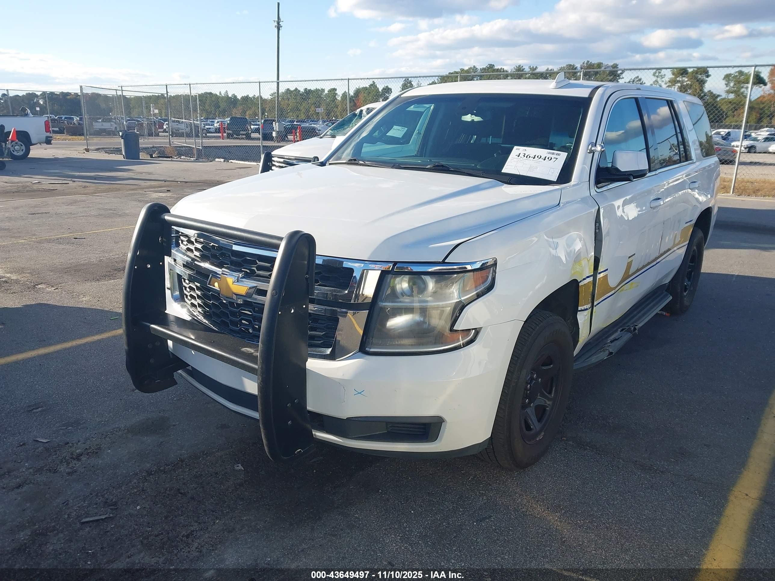 CHEVROLET TAHOE image 2