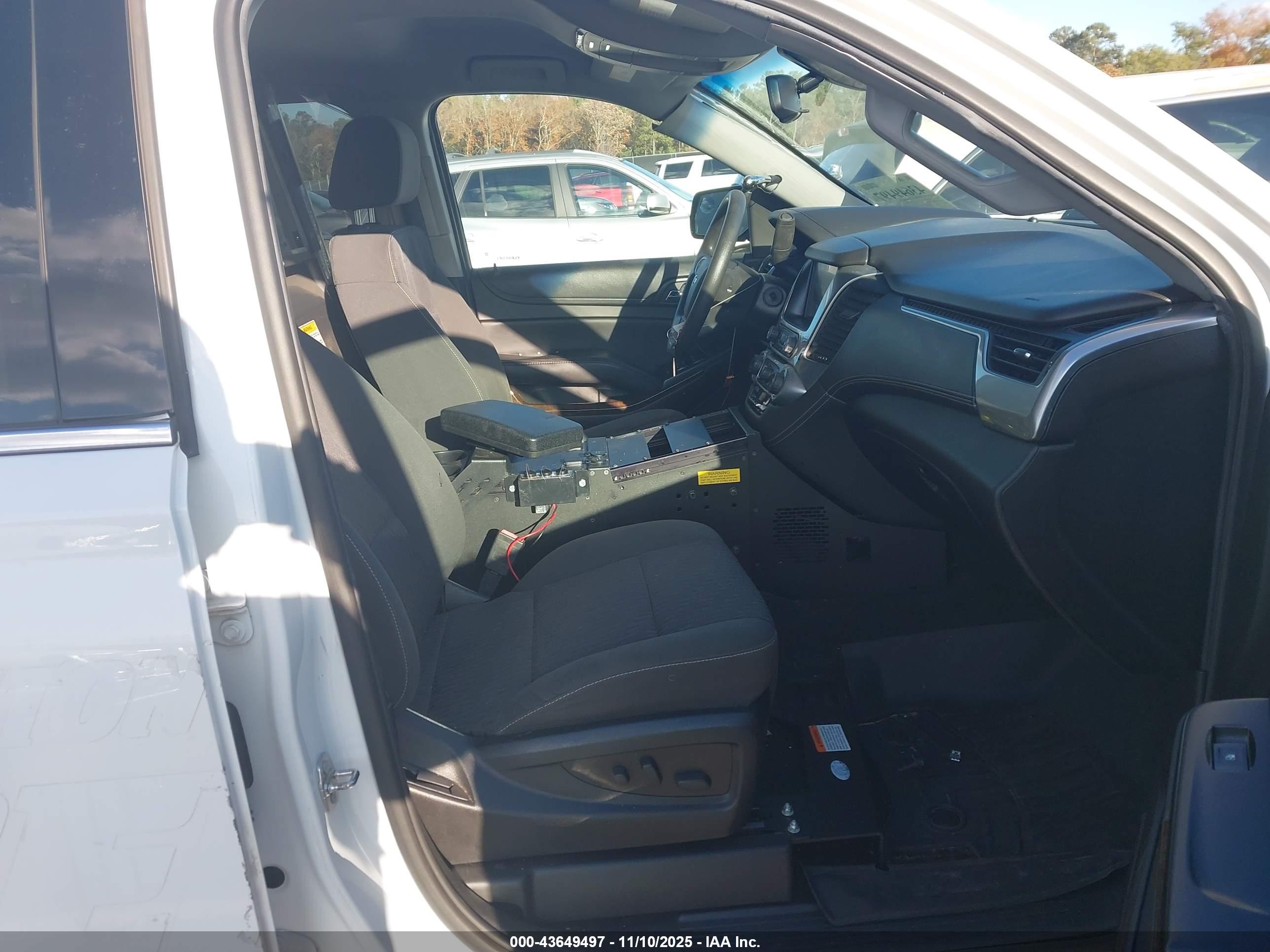 CHEVROLET TAHOE image 5